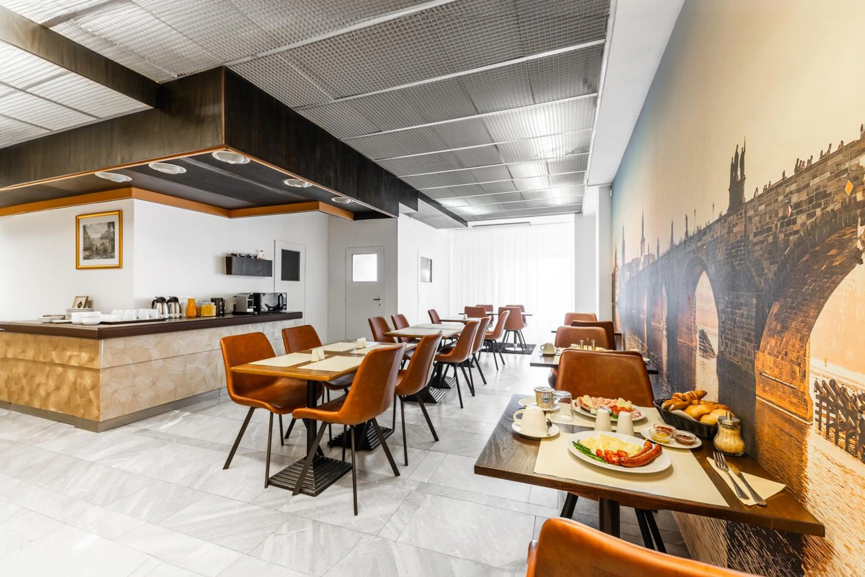 Dining area in Hotel Oáza Praha