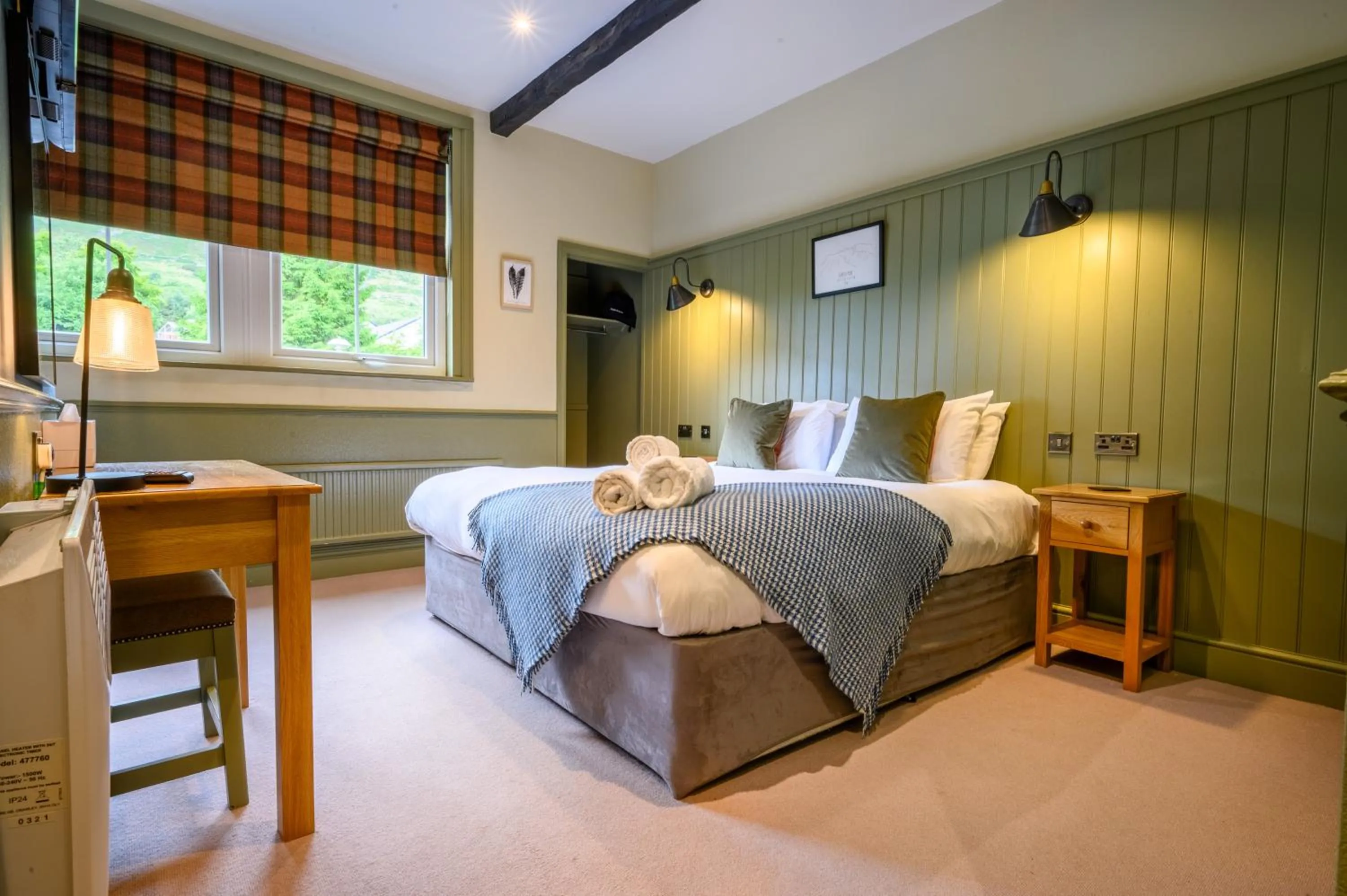 Bedroom, Bed in The Horse and Farrier Inn and The Salutation Inn Threlkeld Keswick