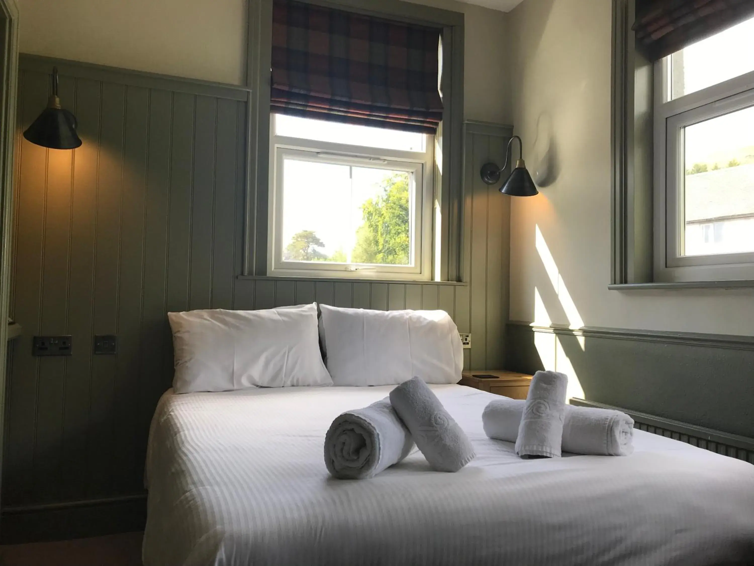 Double Room with Mountain View (Dog-Friendly) in The Horse and Farrier Inn and The Salutation Inn Threlkeld Keswick Double Room with Mountain View (Dog-Friendly) in The Horse and Farrier Inn and The Salutation Inn Threlkeld Keswick