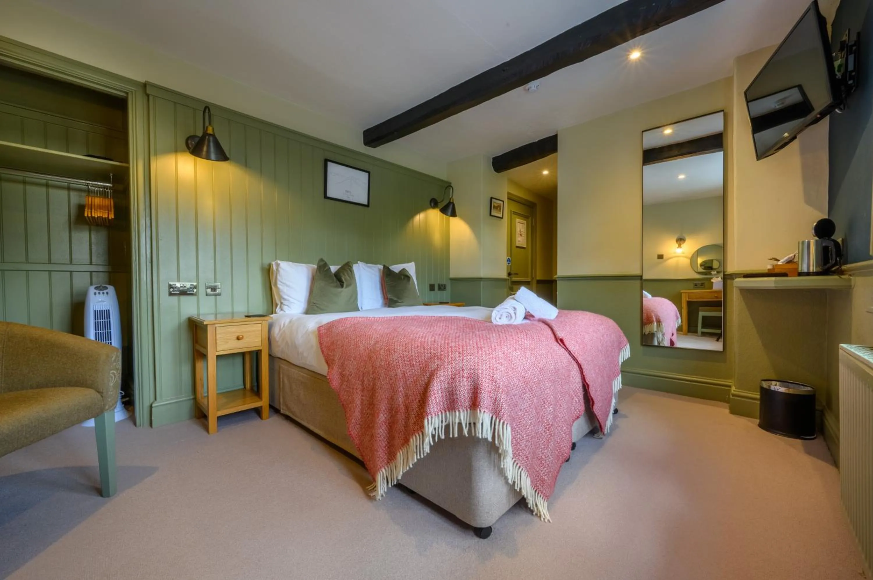 Bedroom, Bed in The Horse and Farrier Inn and The Salutation Inn Threlkeld Keswick