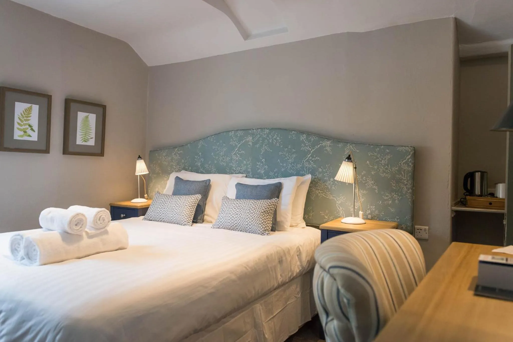 Bed in The Horse and Farrier Inn and The Salutation Inn Threlkeld Keswick