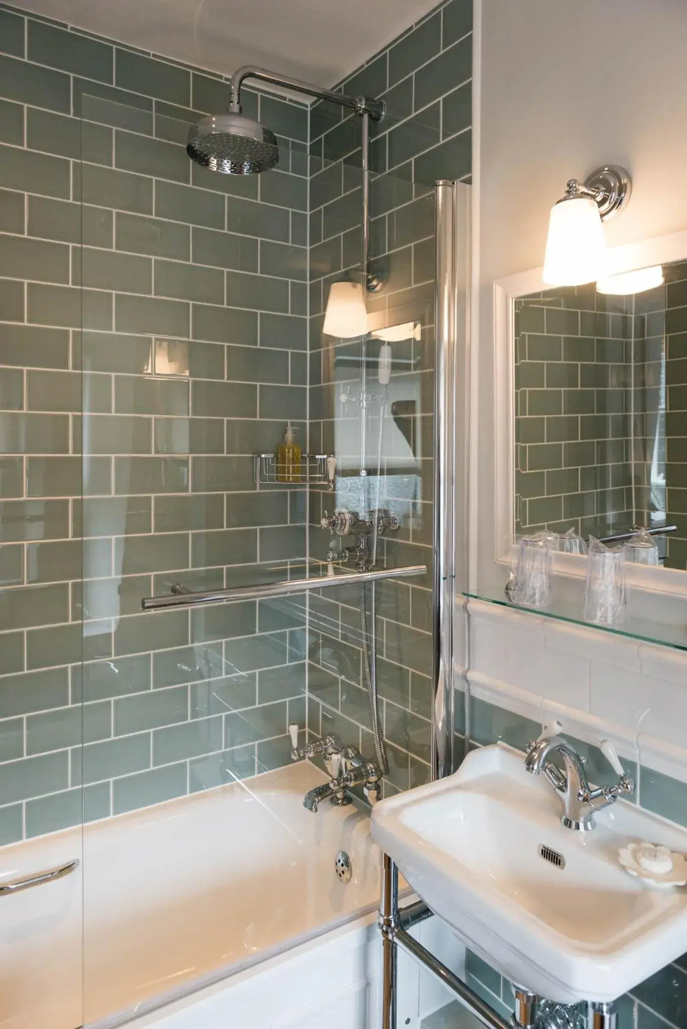 Standard Twin Room in The Horse and Farrier Inn and The Salutation Inn Threlkeld Keswick Standard Twin Room in The Horse and Farrier Inn and The Salutation Inn Threlkeld Keswick