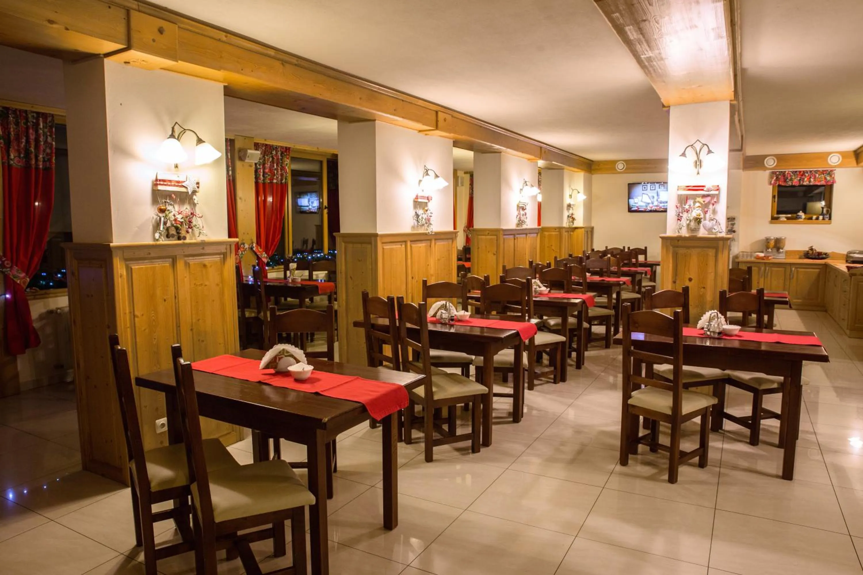 Restaurant/places to eat in Willa Alpejska