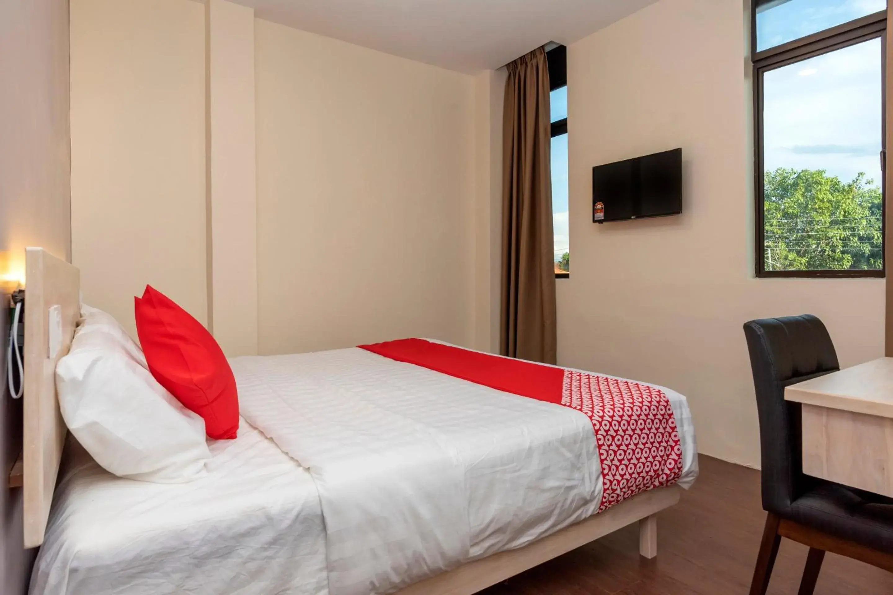 Deluxe King Room in OYO 778 Bmw 2 Hotel Deluxe King Room in OYO 778 Bmw 2 Hotel