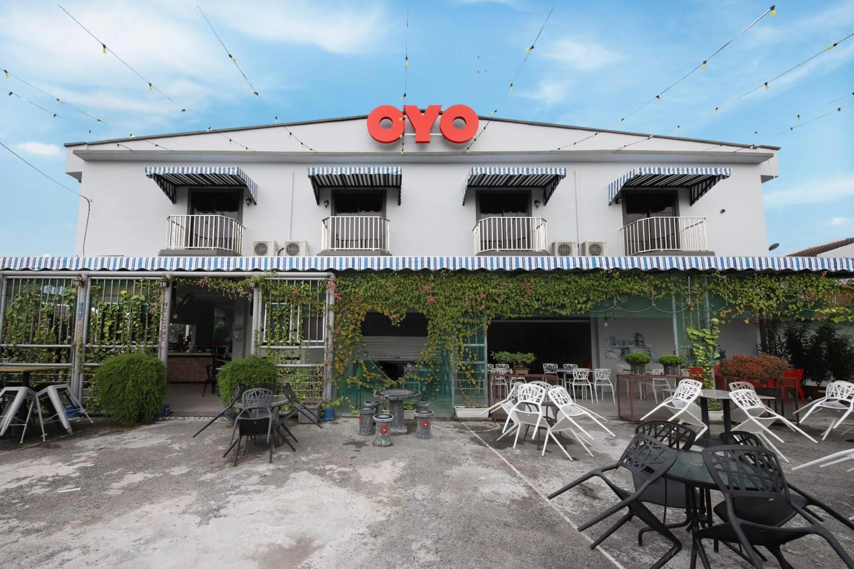 Facade/entrance in OYO 778 Bmw 2 Hotel