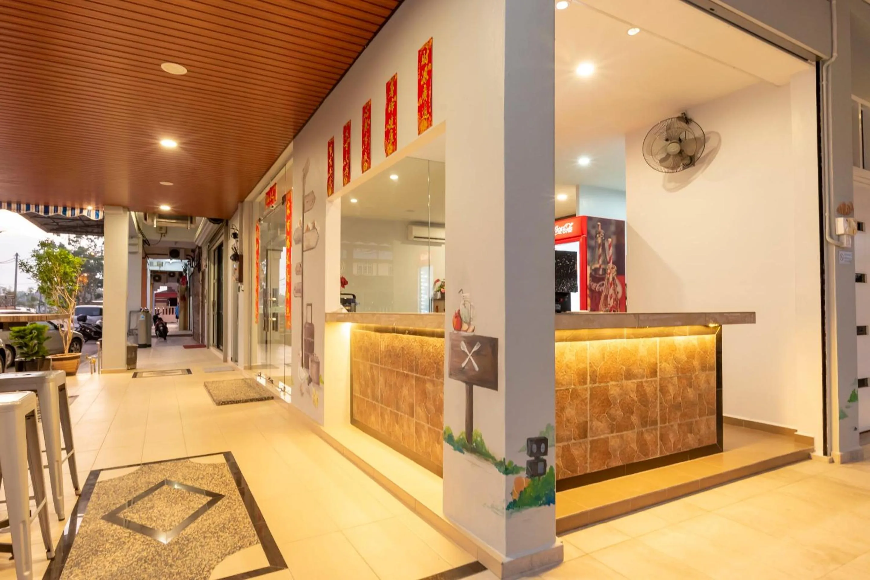 Restaurant/places to eat in OYO 778 Bmw 2 Hotel