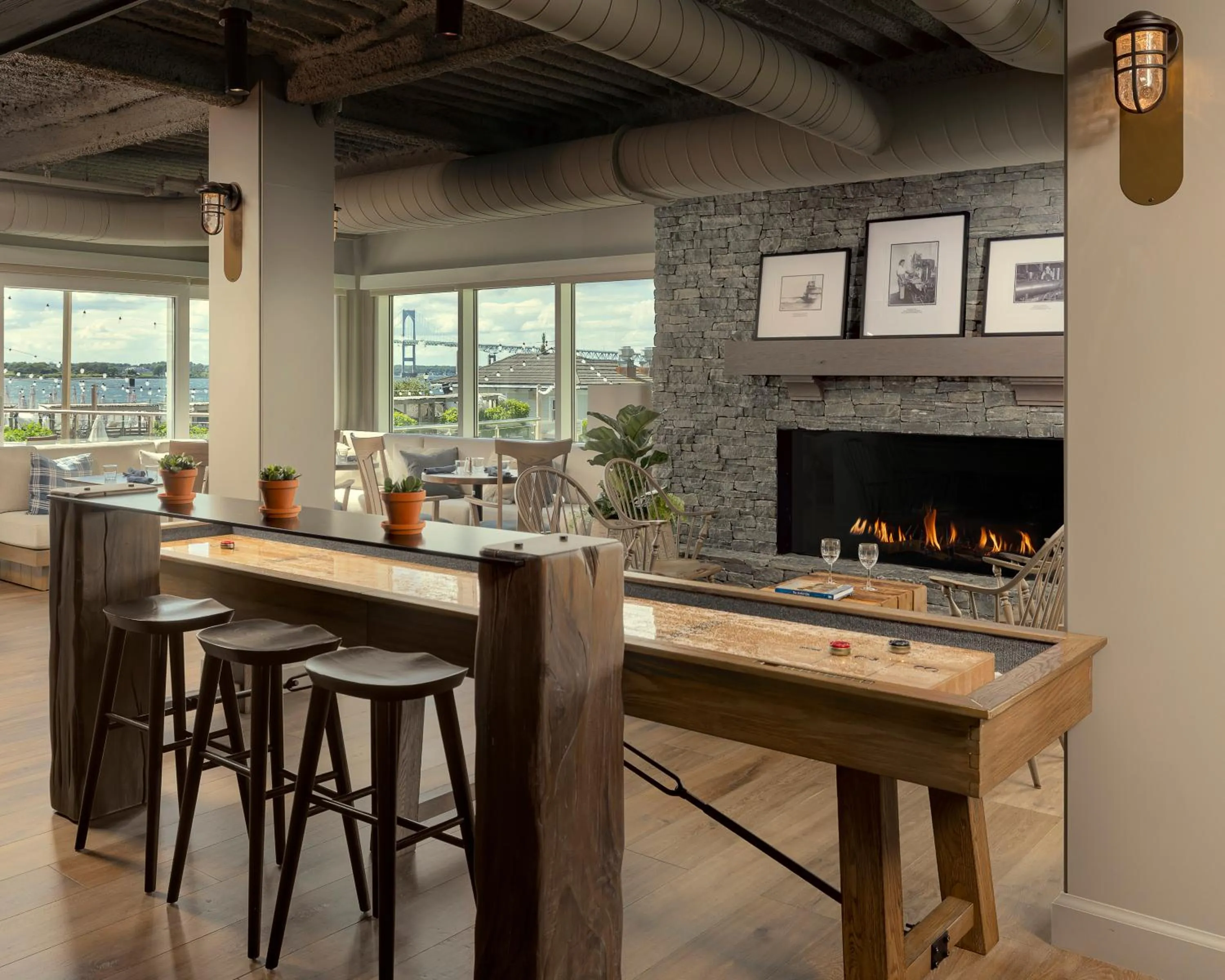 Dining area in Newport Harbor Island Resort