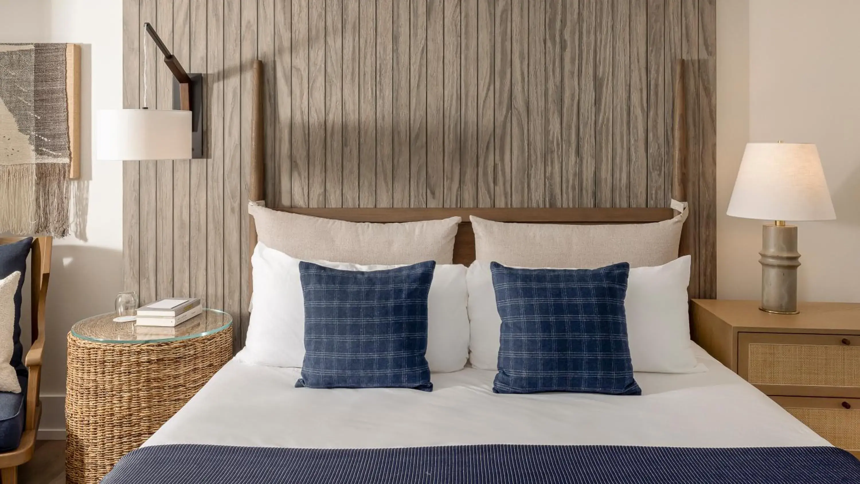 Deluxe King Room in Newport Harbor Island Resort Deluxe King Room in Newport Harbor Island Resort