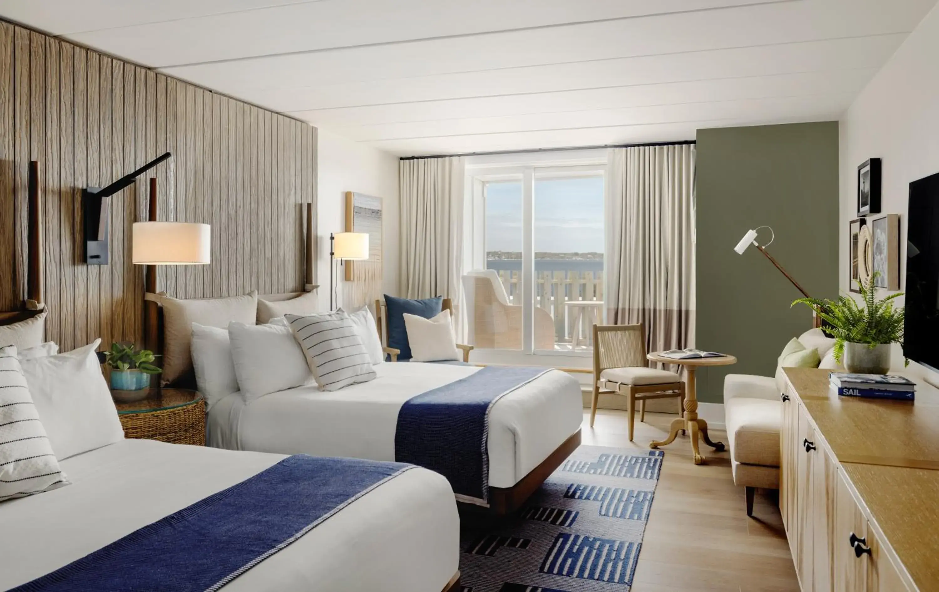 Double Room with Patio in Newport Harbor Island Resort Double Room with Patio in Newport Harbor Island Resort