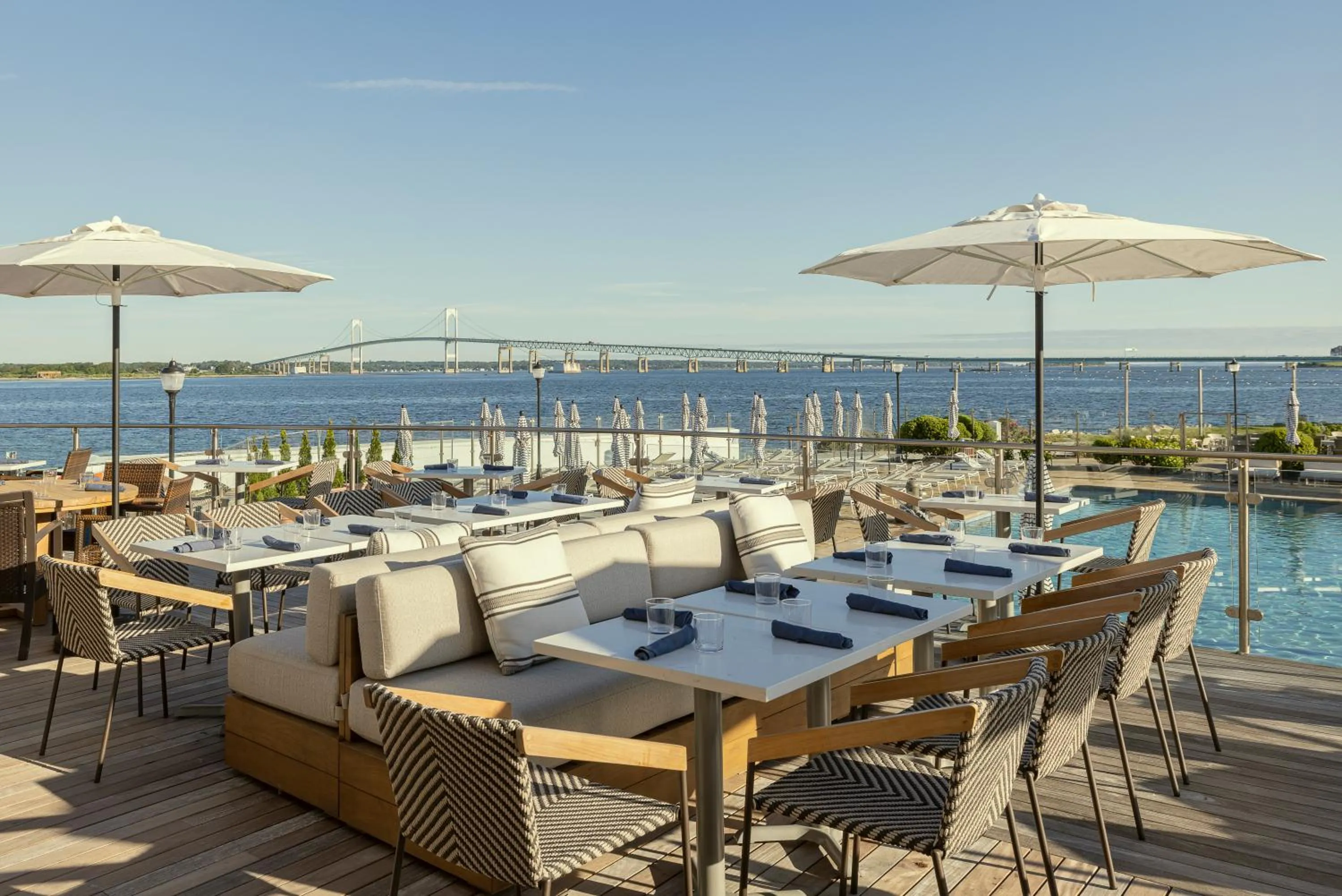 Restaurant/places to eat in Newport Harbor Island Resort