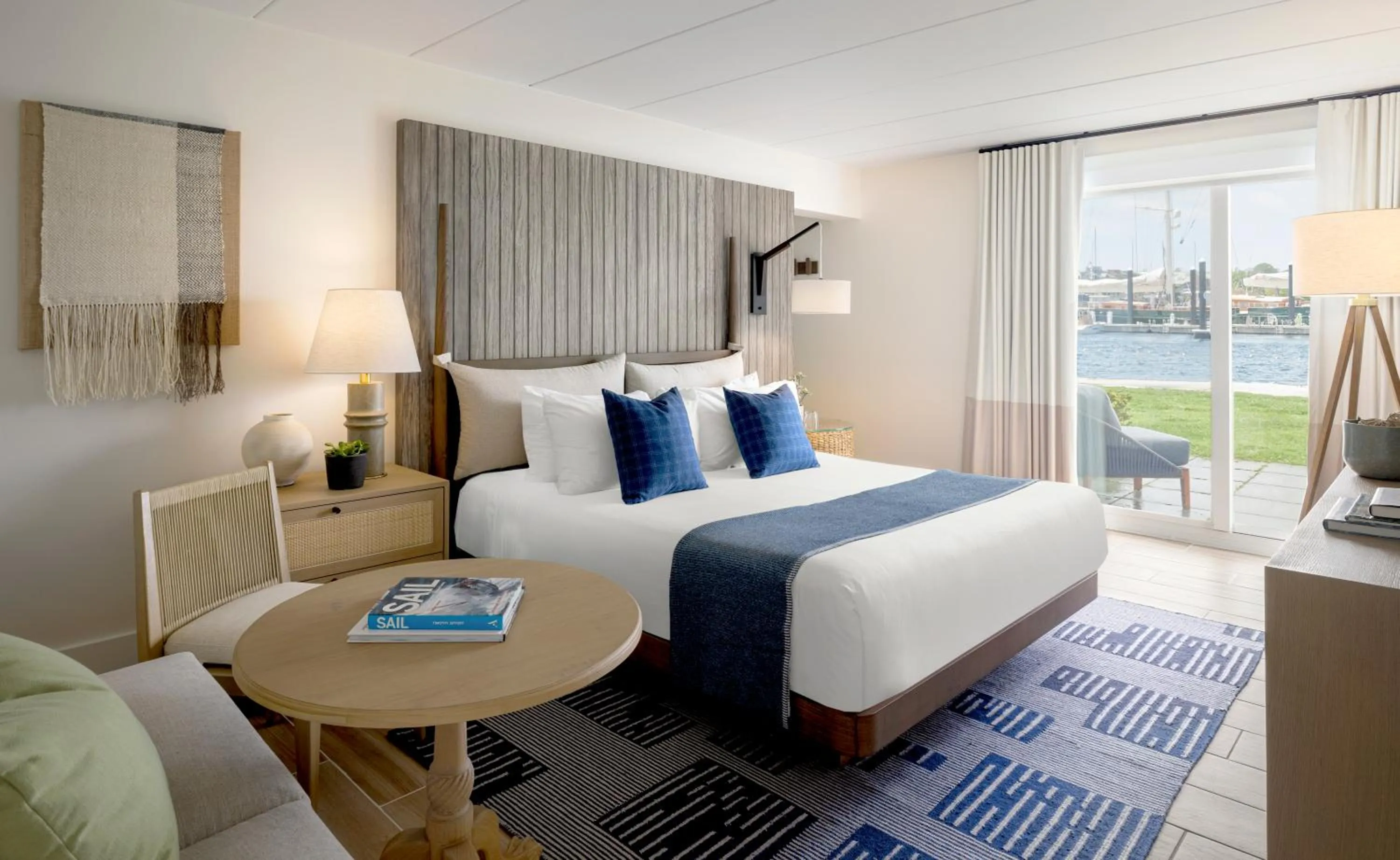 Bedroom, Bed in Newport Harbor Island Resort