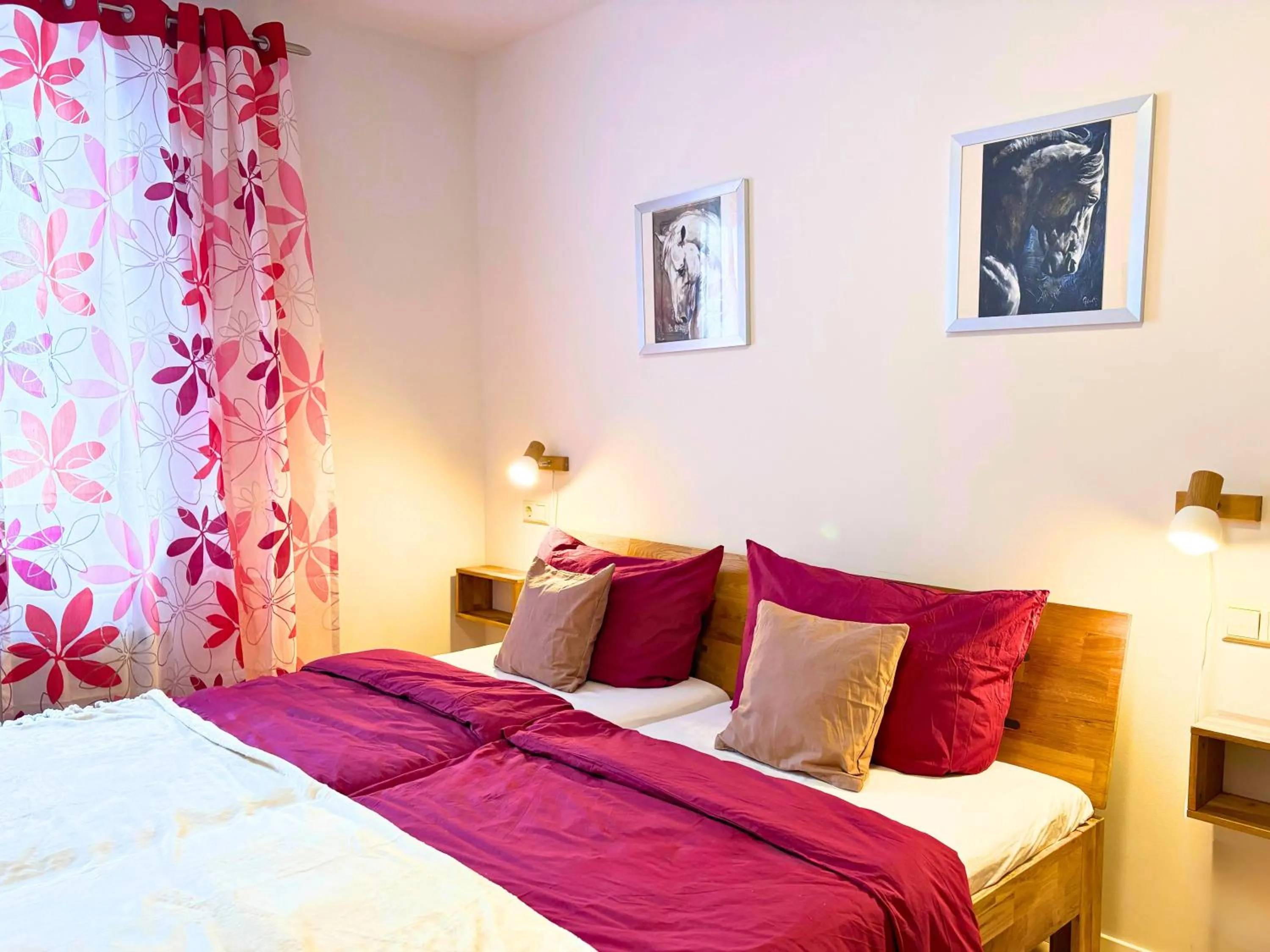 Bed in Ferienhaus Landeskrone für 10 Personen mit Sauna, Terrasse, inkl Parkplatz in Dresden