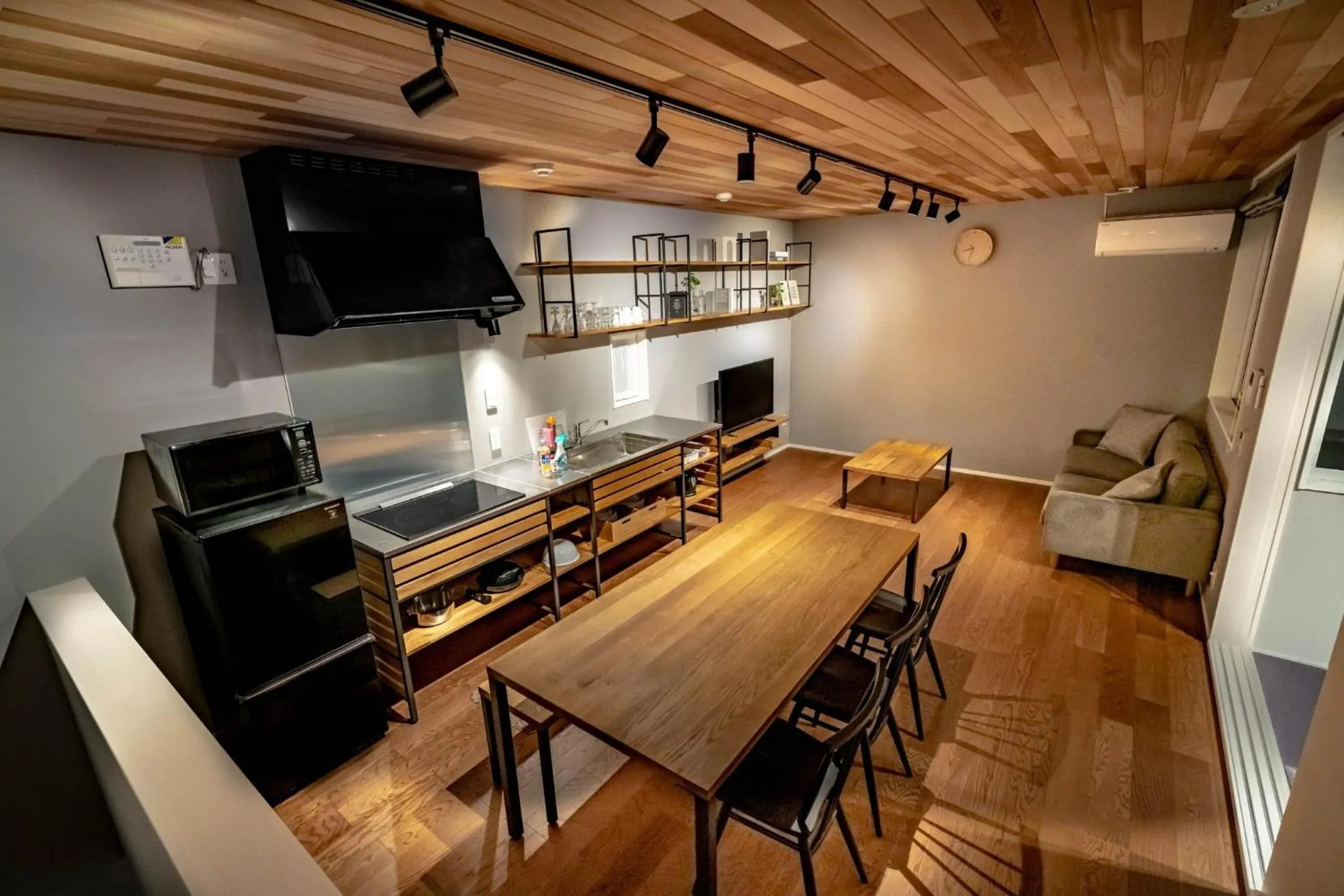 TV and multimedia in Rakuten STAY HOUSE x WILL STYLE Hachimanbori