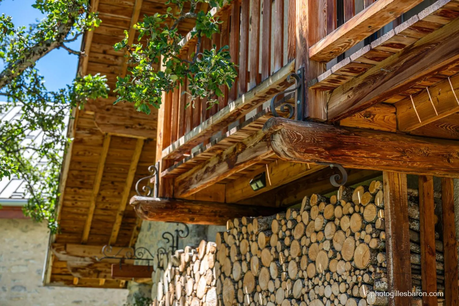 Property building in Chalet la Forestière