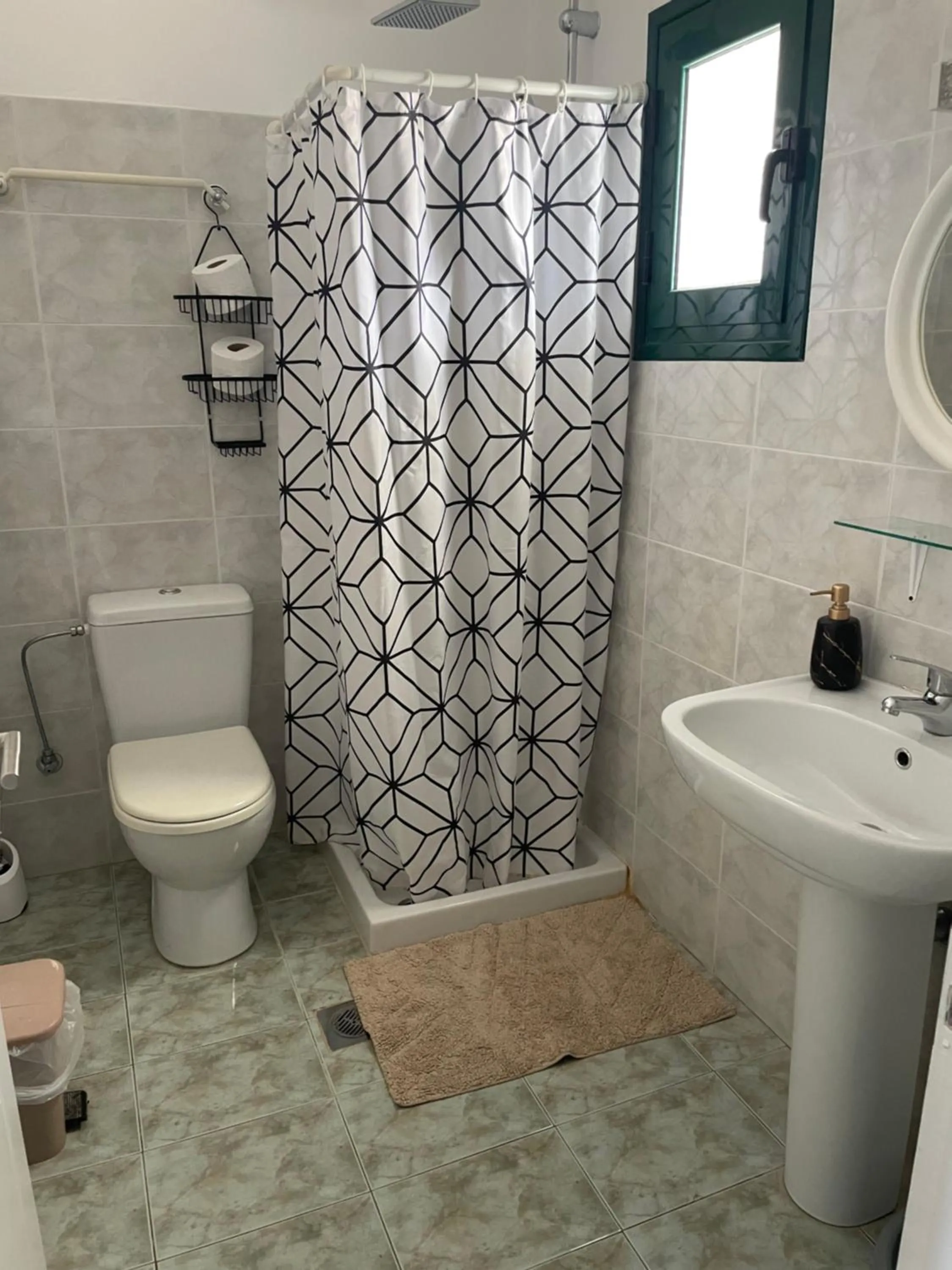 Toilet in Maria Anastasia Studios