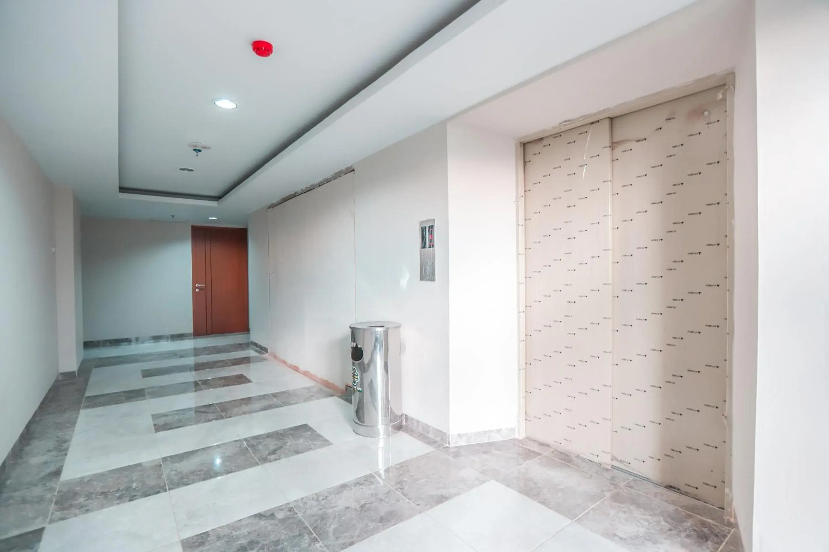 Lobby or reception in Hotel O Green Lake View Ciputat Lobby or reception in Hotel O Green Lake View Ciputat