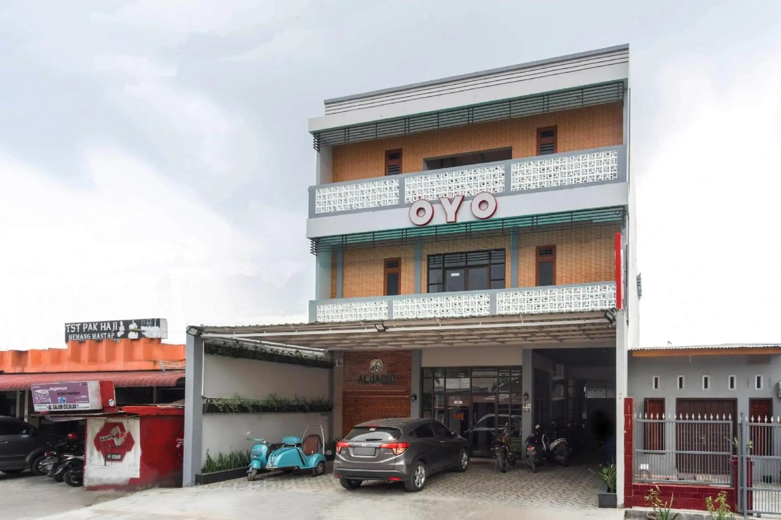 Property building in Hotel O Aljadid Near Masjid Raya Al Mashun Sm Raja Medan Property building in Hotel O Aljadid Near Masjid Raya Al Mashun Sm Raja Medan