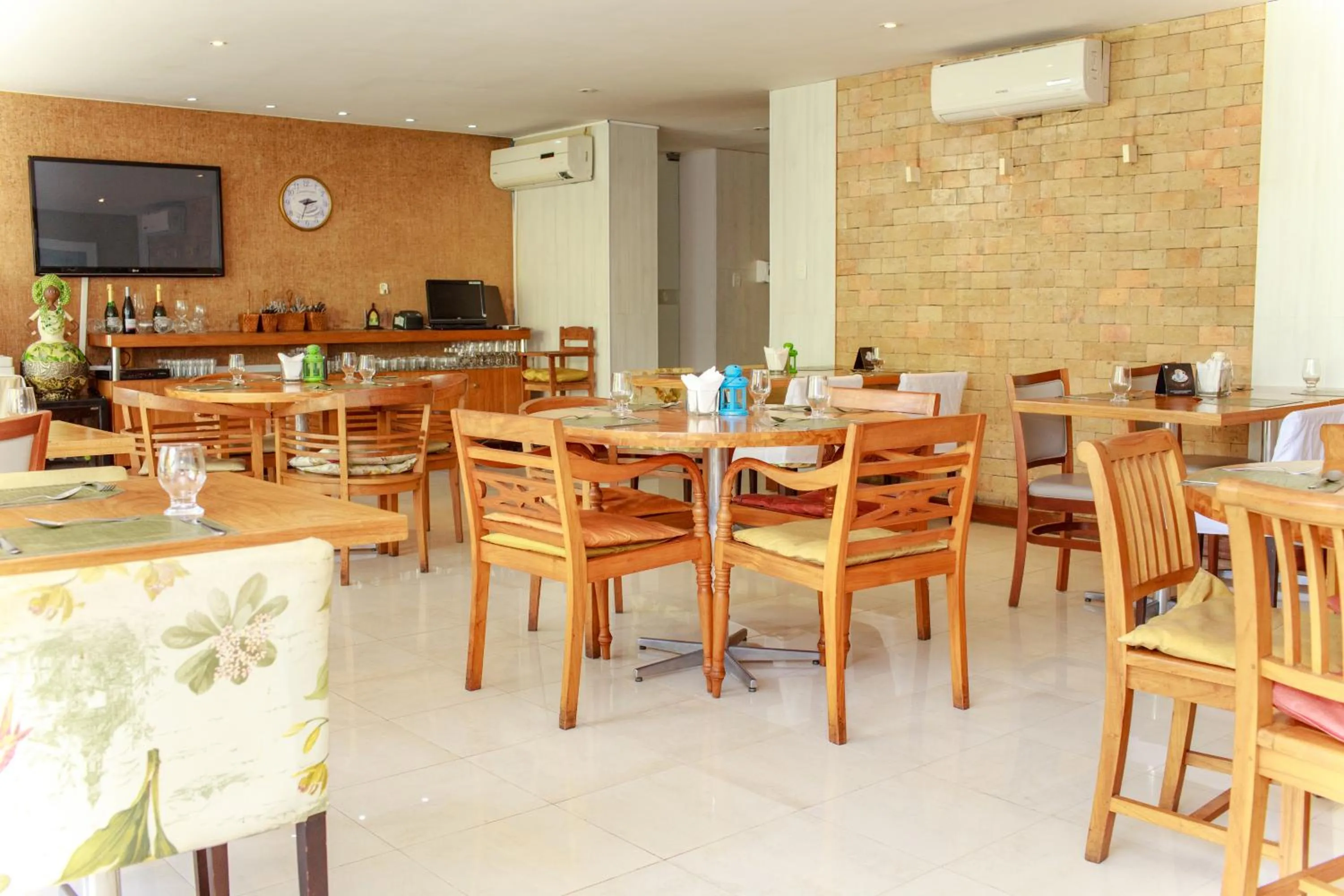 TV and multimedia in Samba Villa da Praia