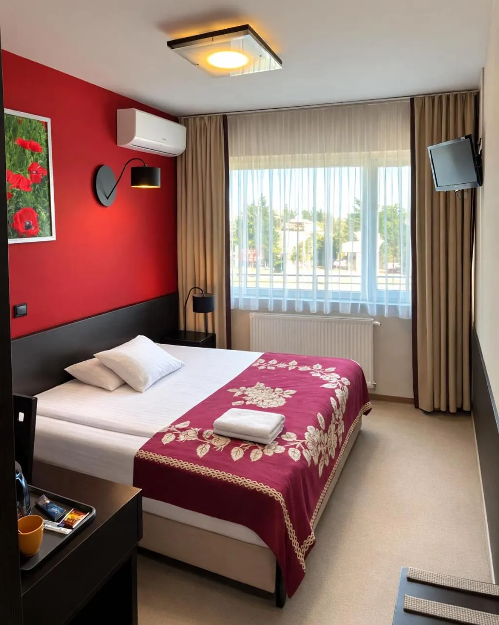 air conditioner, Bed in Hotel Ajax