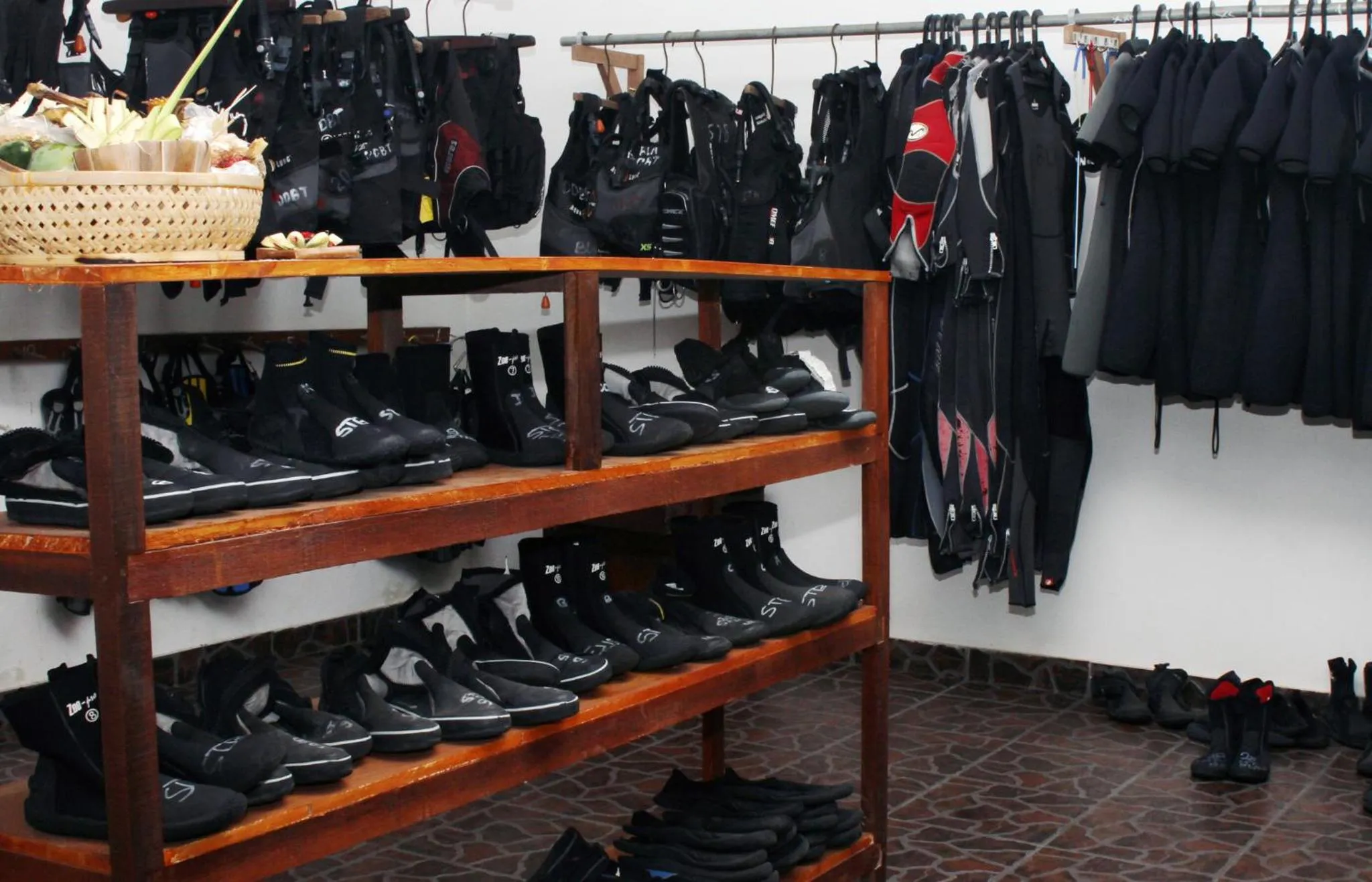 Diving in Scuba Tribe Bali dive-resort