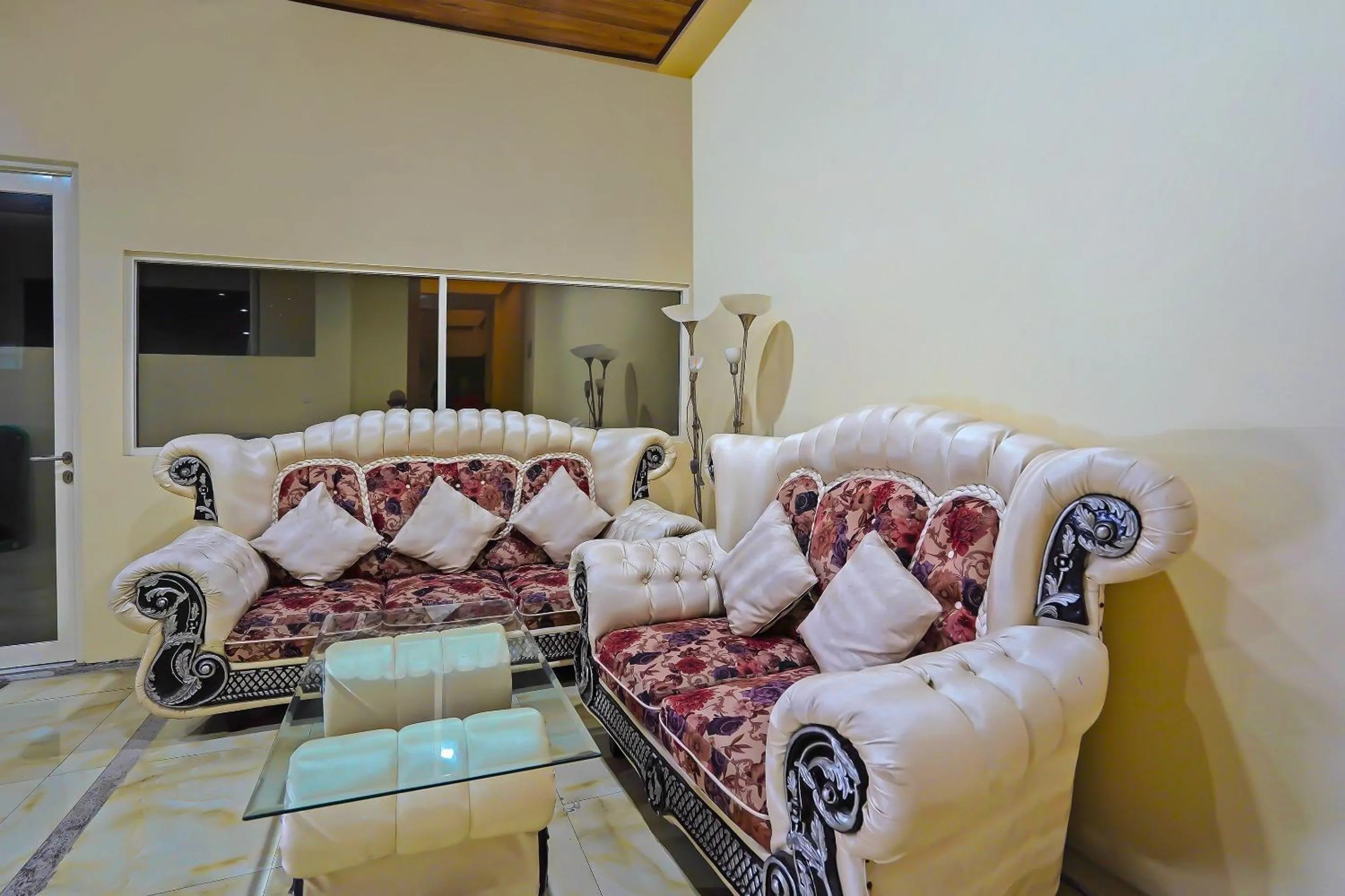 Lobby or reception in OYO Life 511 Grace Residence