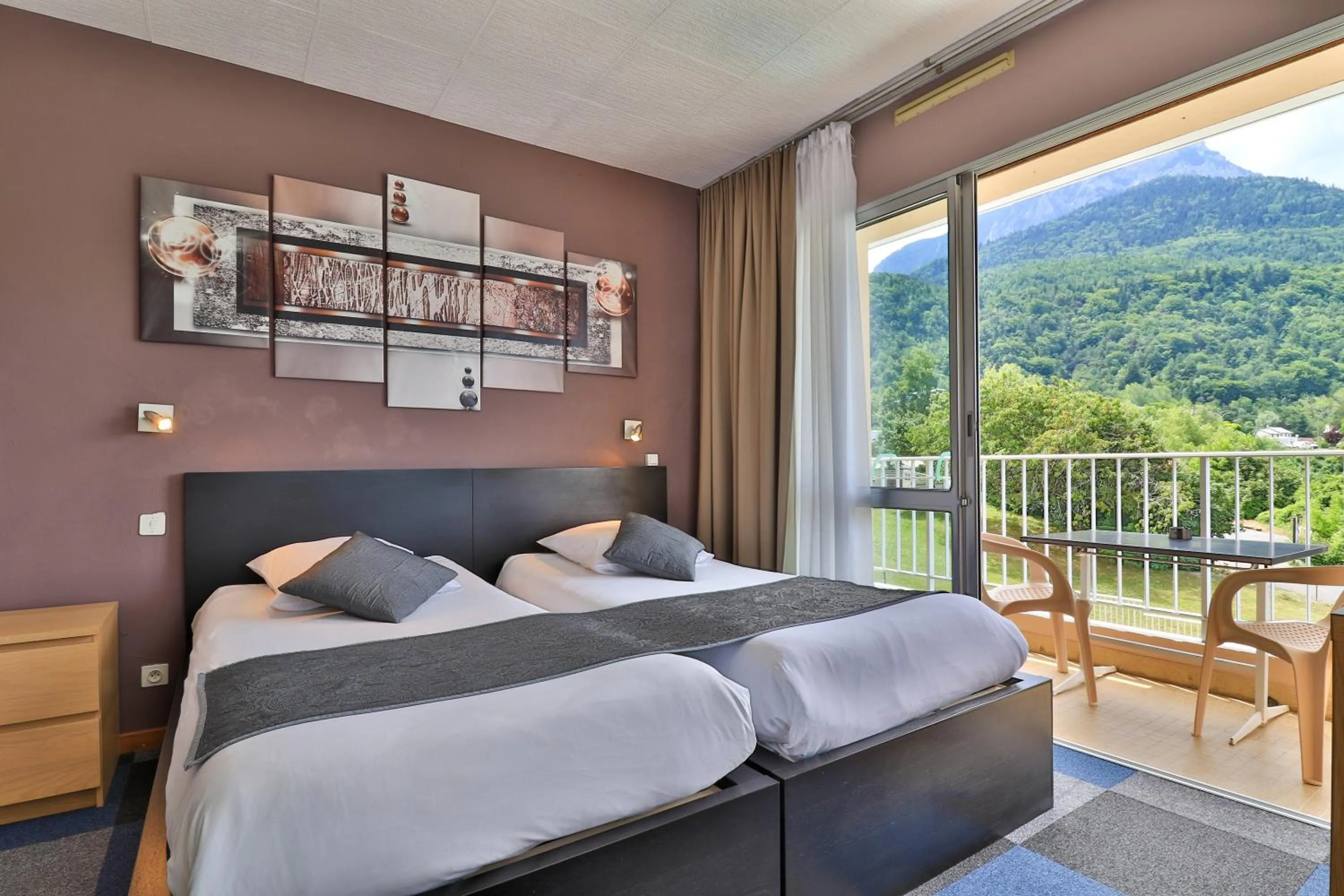 Photo of the whole room, Bed in Hôtel Les Flots Bleus