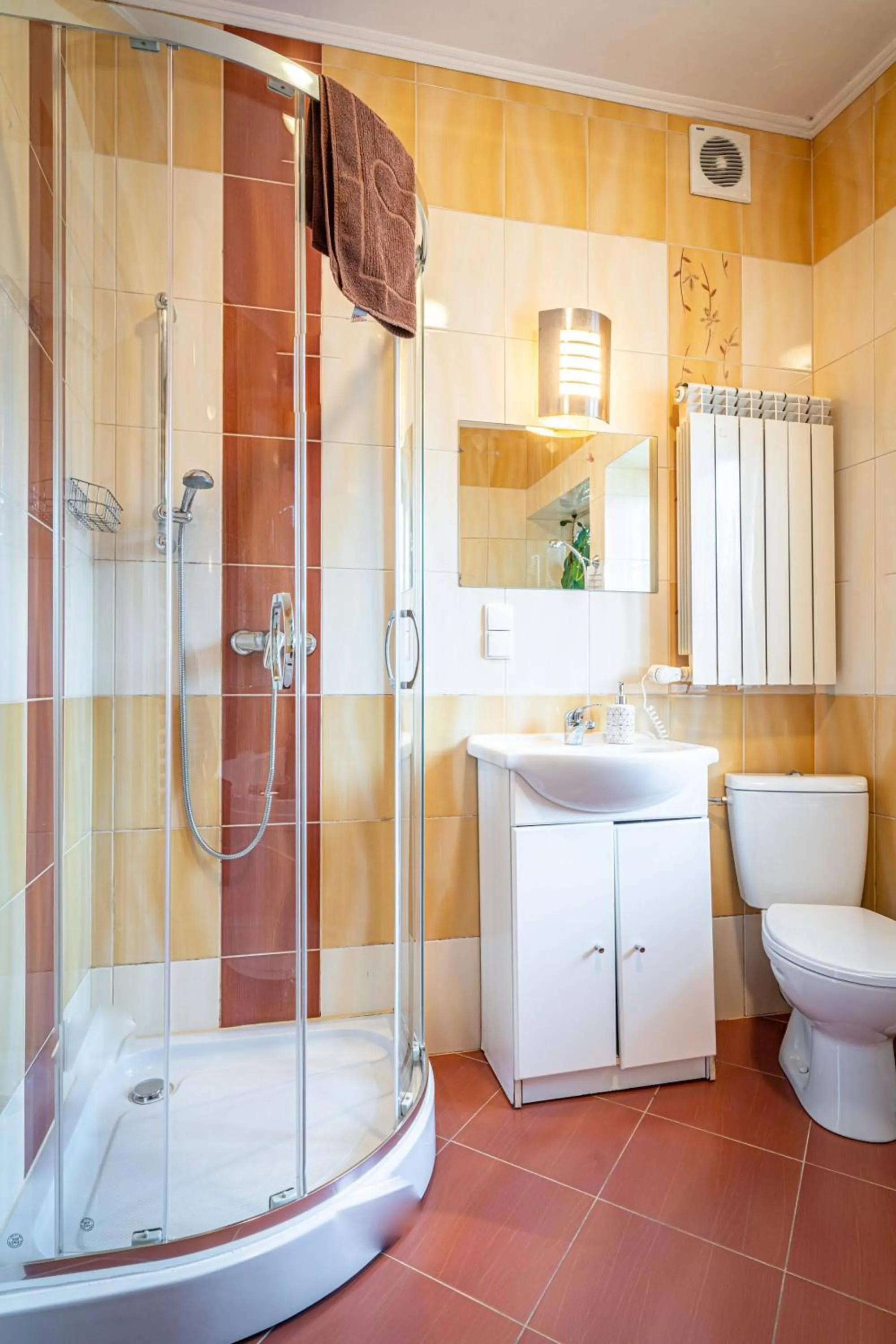 Shower in Willa Fryzowiczówka