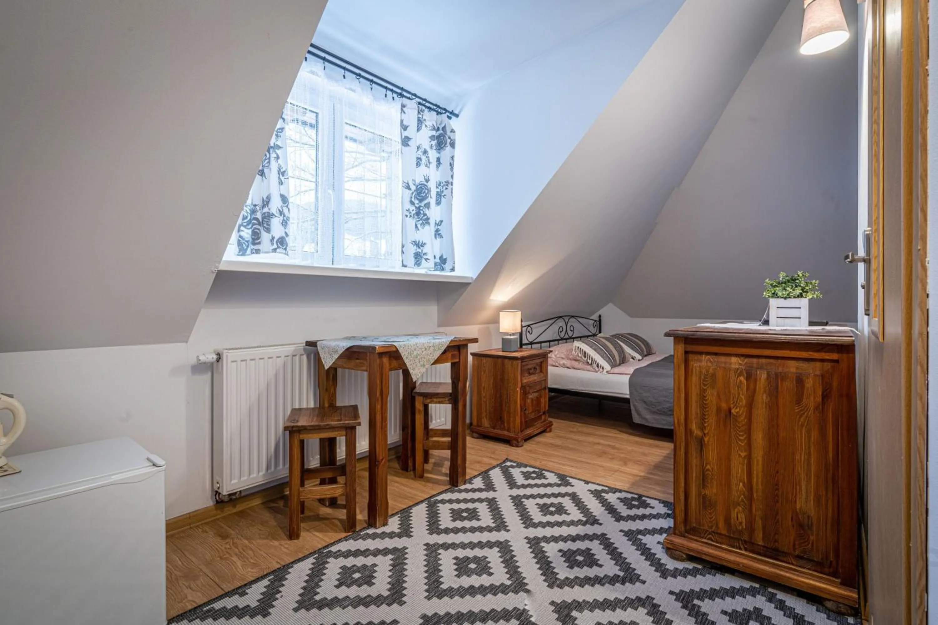 Photo of the whole room, Bed in Willa Fryzowiczówka