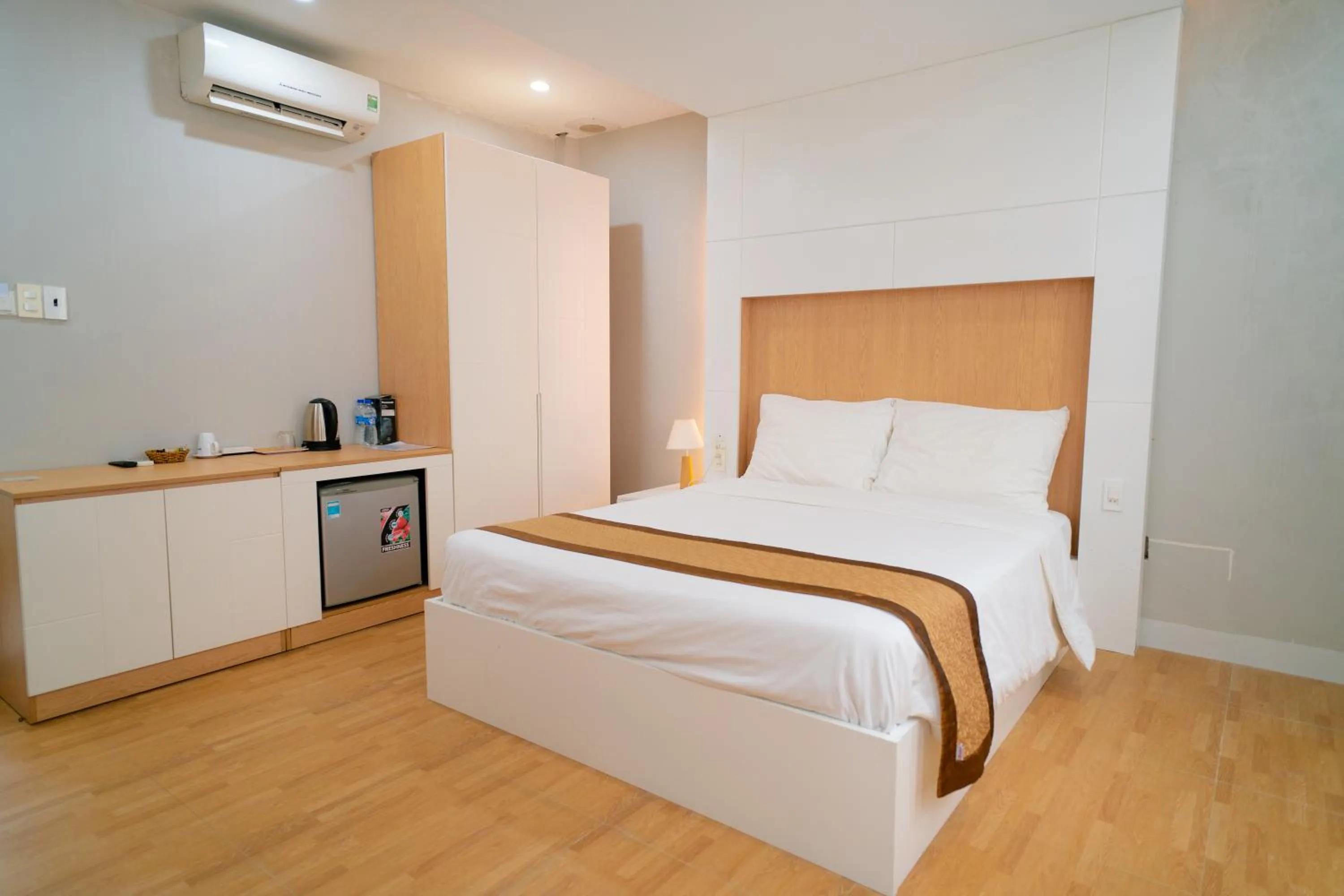 Bedroom, Bed in Khách sạn Minh Long