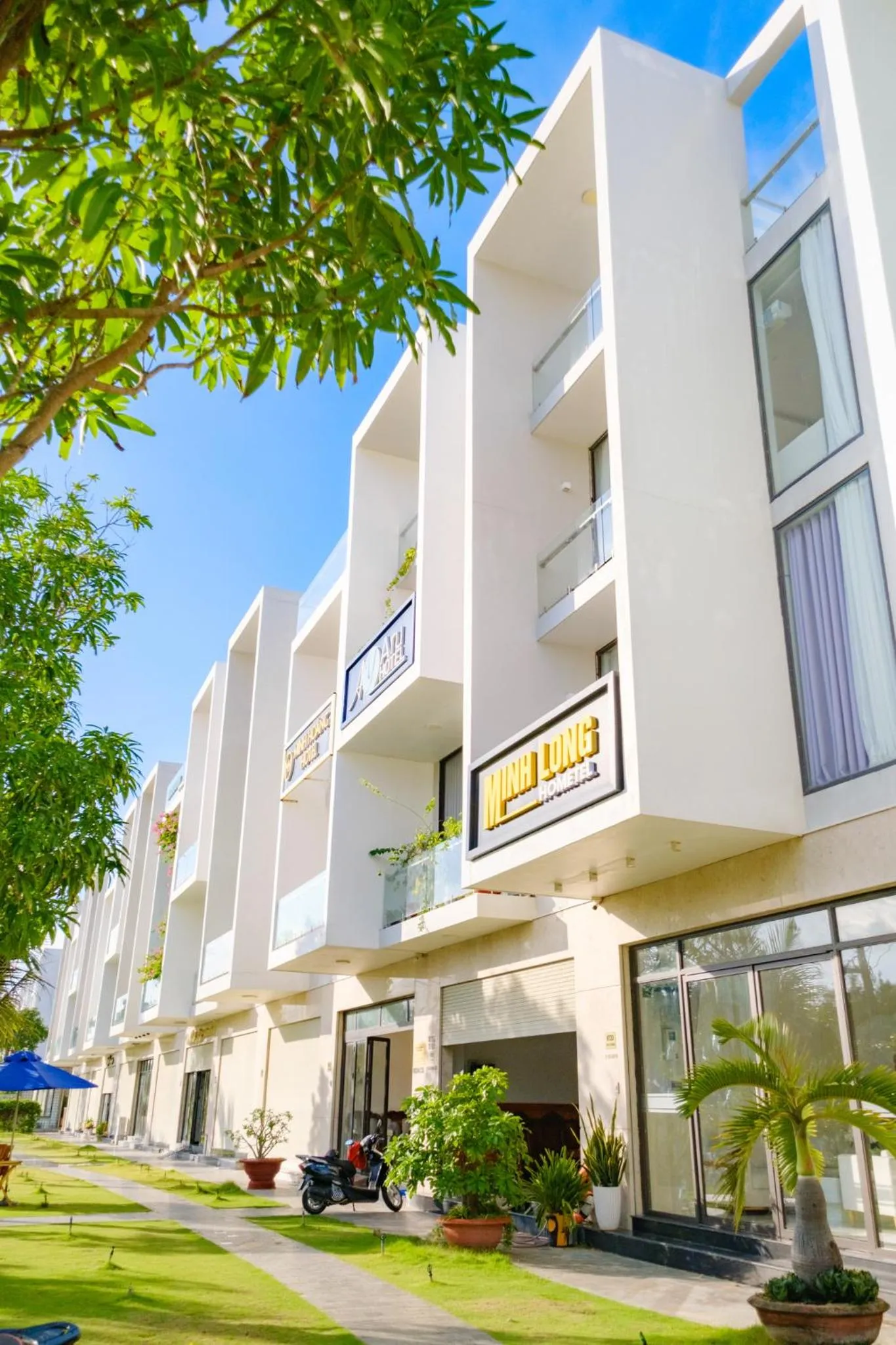 Property building in Khách sạn Minh Long