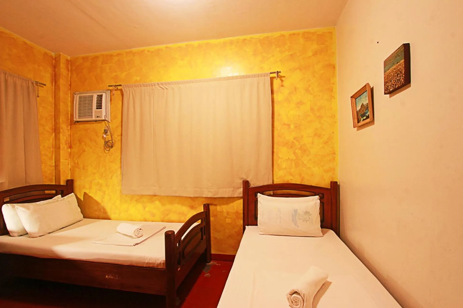 Bedroom, Bed in Gabby's Bed & Breakfast