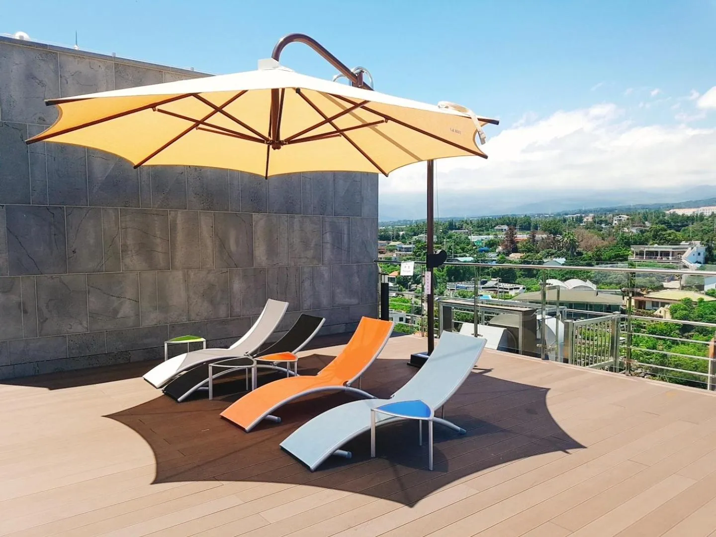 Swimming pool in Co-op City Hotel Harborview