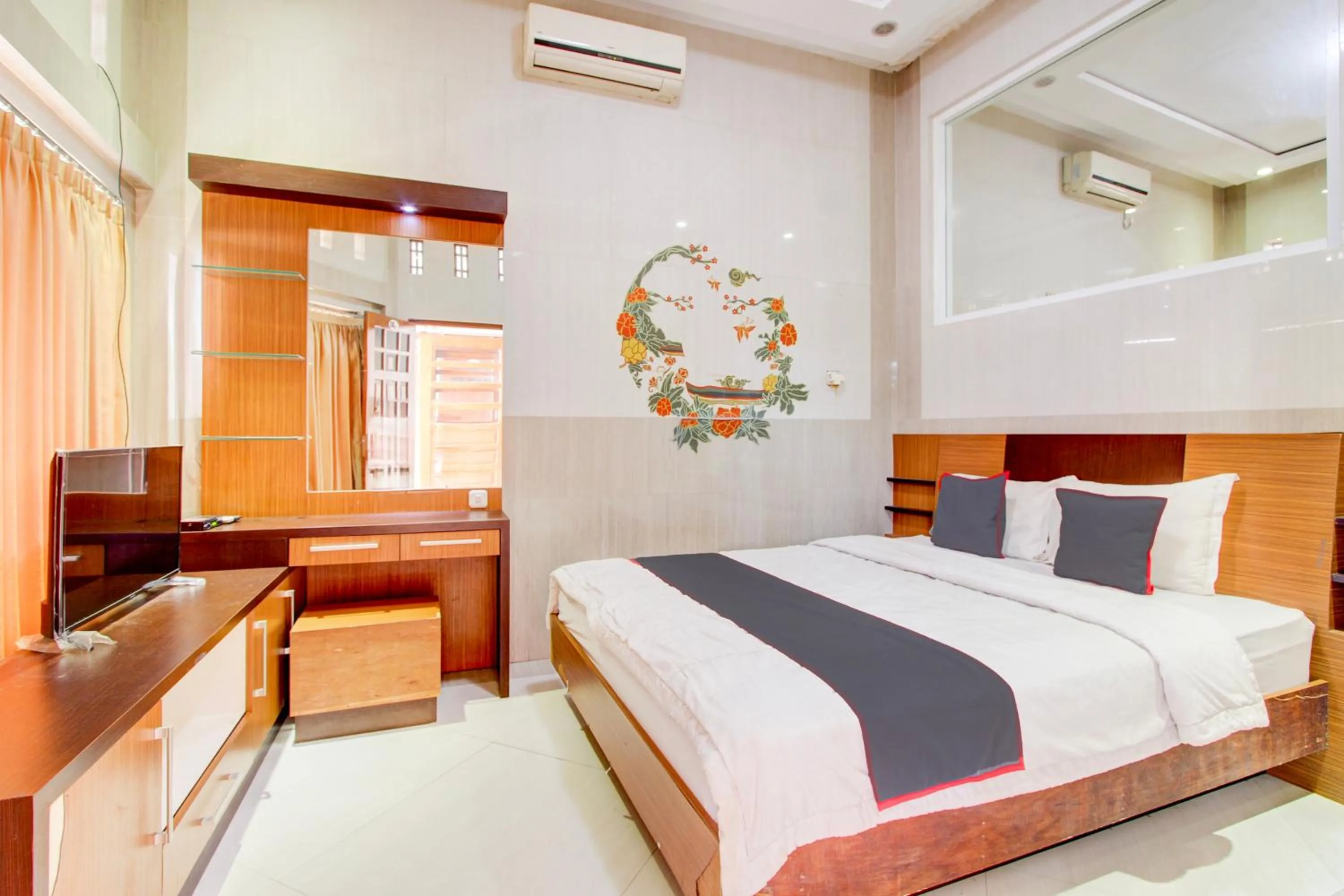 Photo of the whole room, Bed in Hotel O Yogyakarta near Jogja City Mall formerly Bama Guesthouse