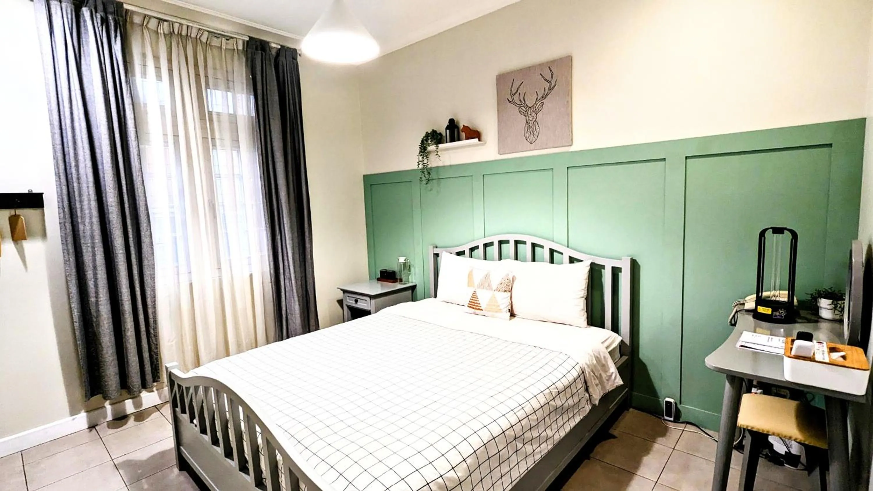 Bed in Cottonwood Bed & Breakfast House Bandung