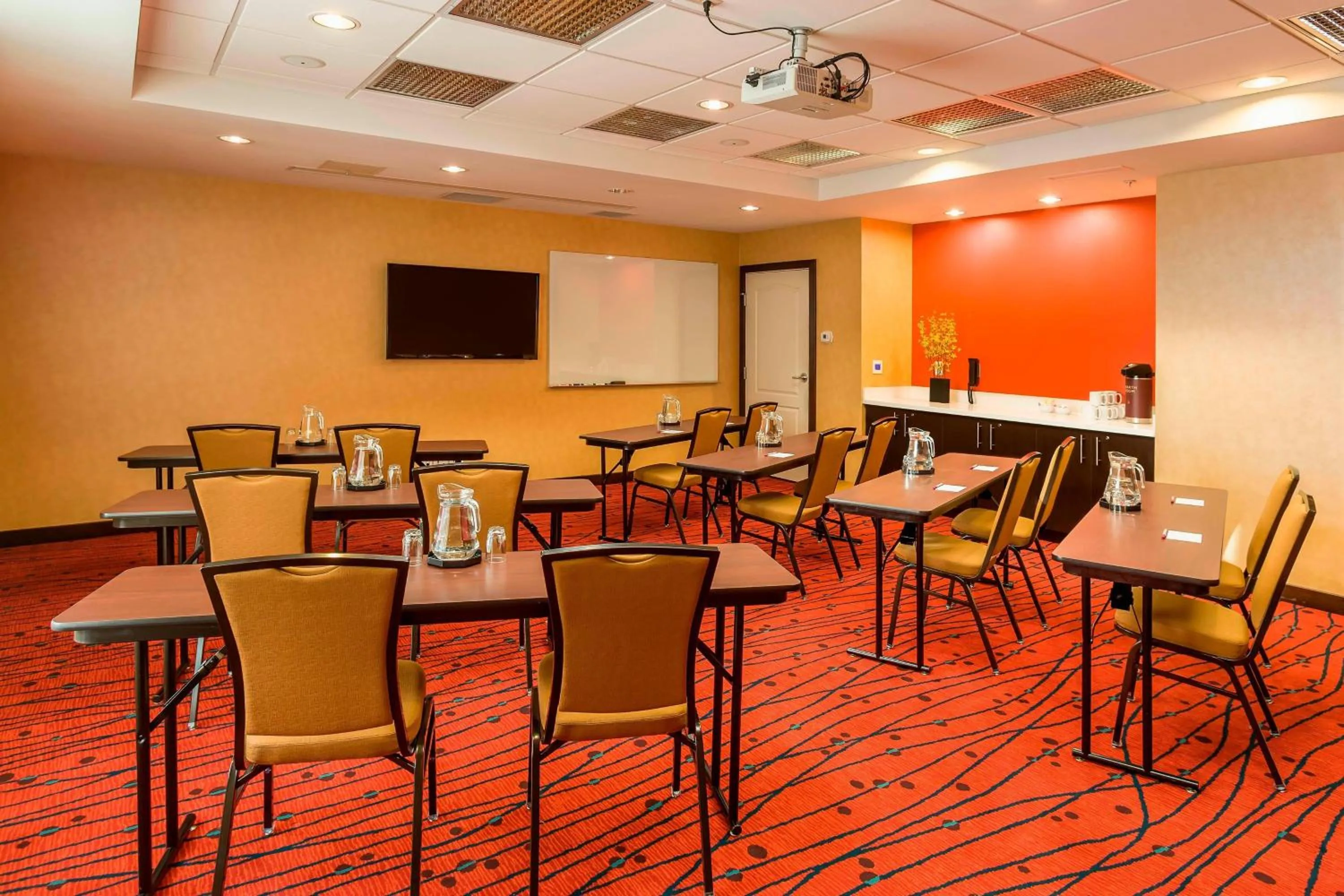Meeting/conference room in Residence Inn by Marriott Fargo