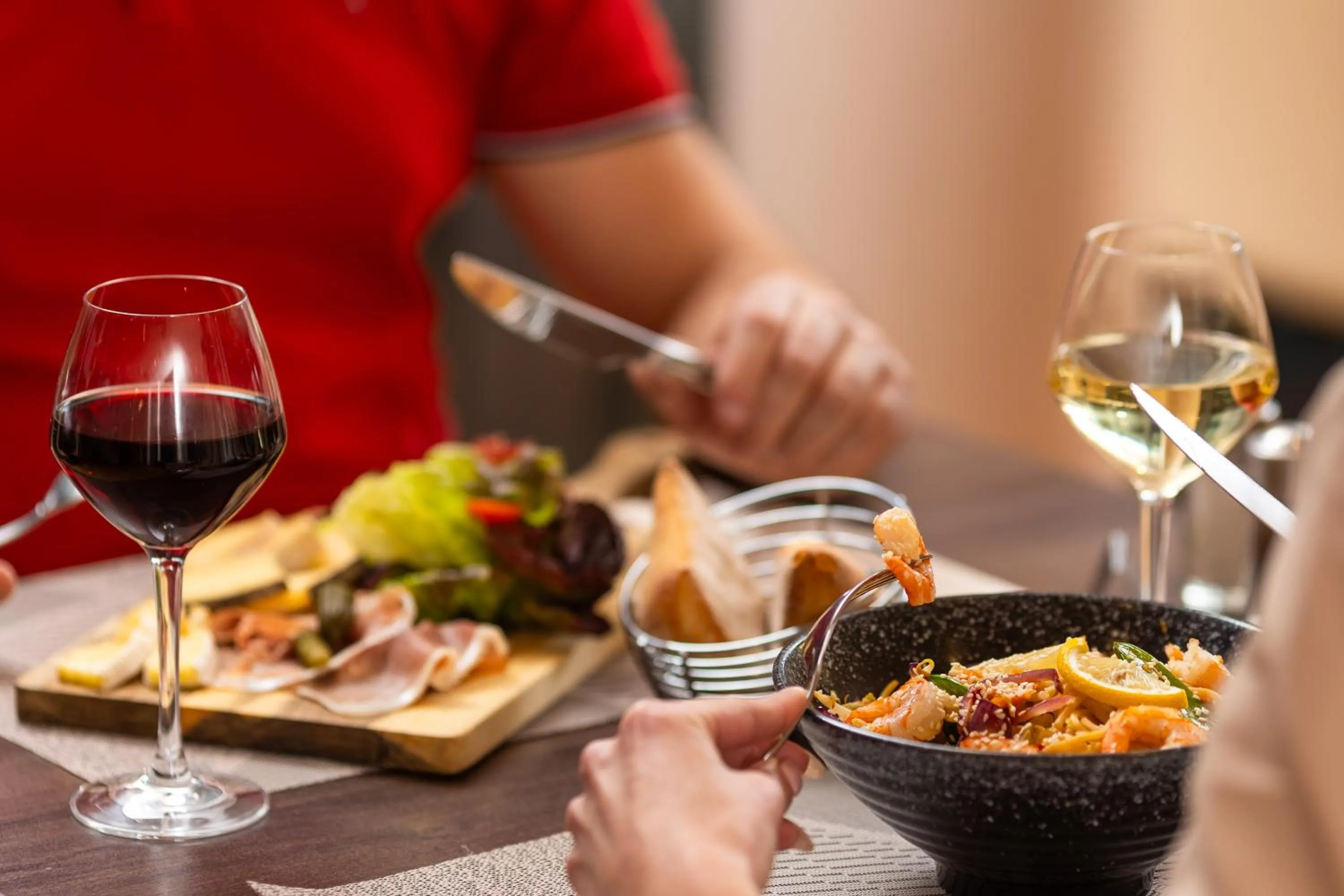 Restaurant/places to eat in ibis Lyon Est Chaponnay