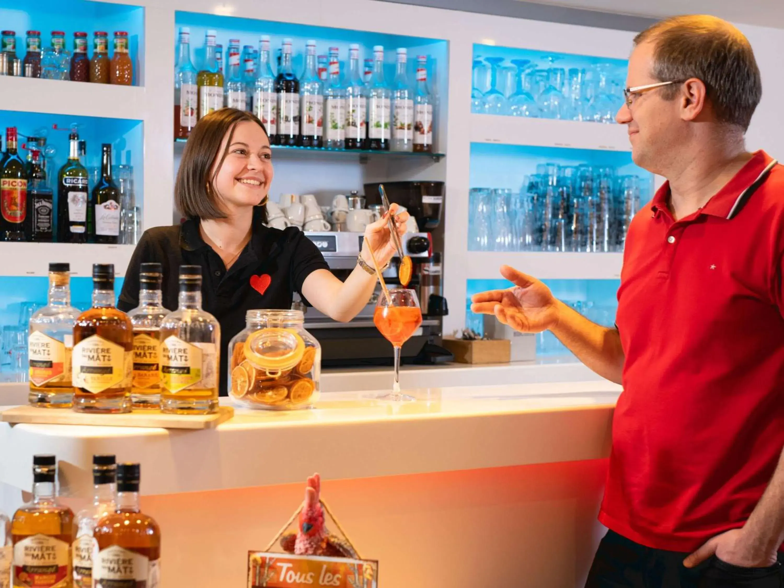Lounge or bar in ibis Lyon Est Chaponnay Lounge or bar in ibis Lyon Est Chaponnay