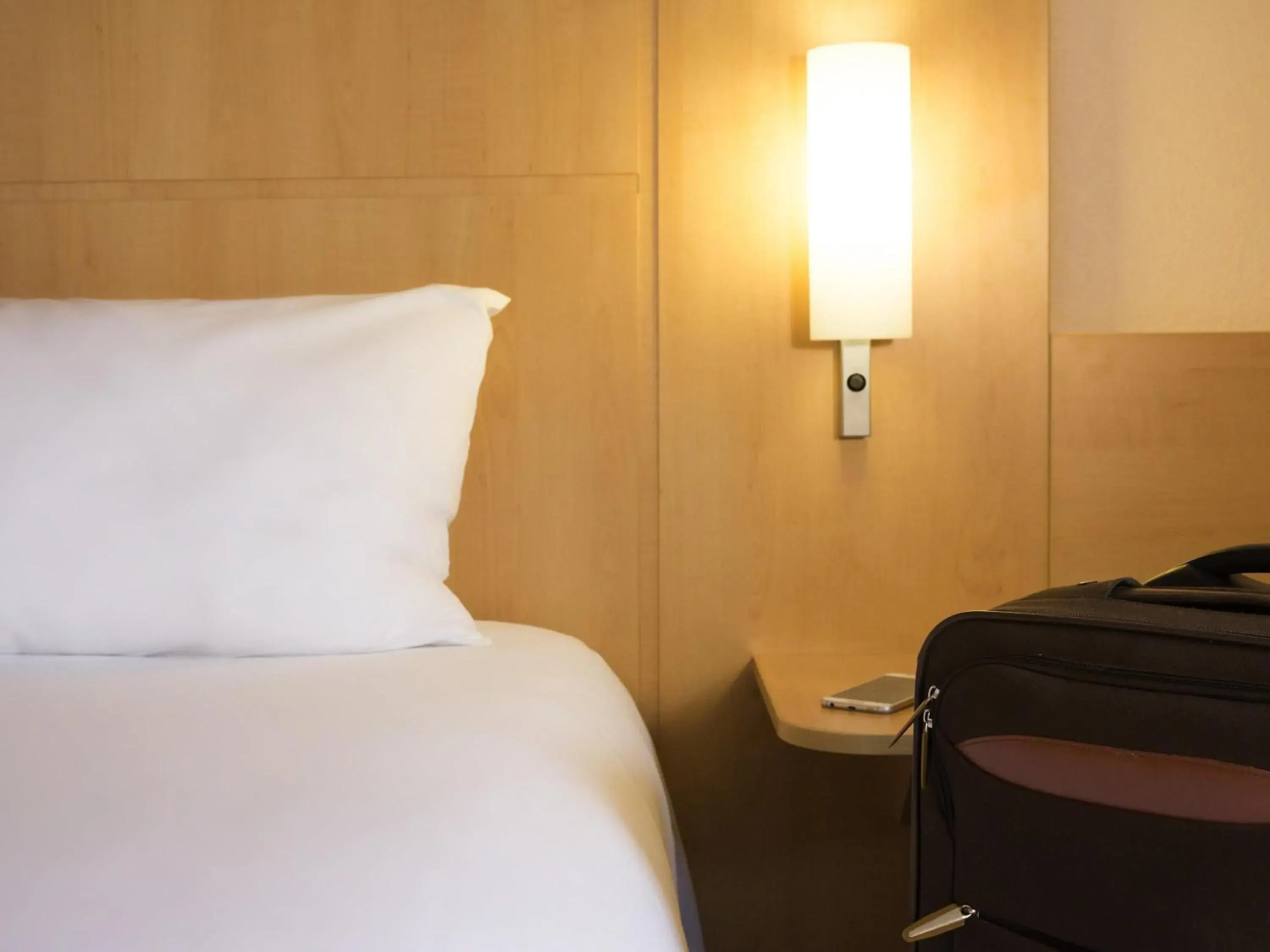 Bedroom, Bed in ibis Lyon Est Chaponnay Bedroom, Bed in ibis Lyon Est Chaponnay