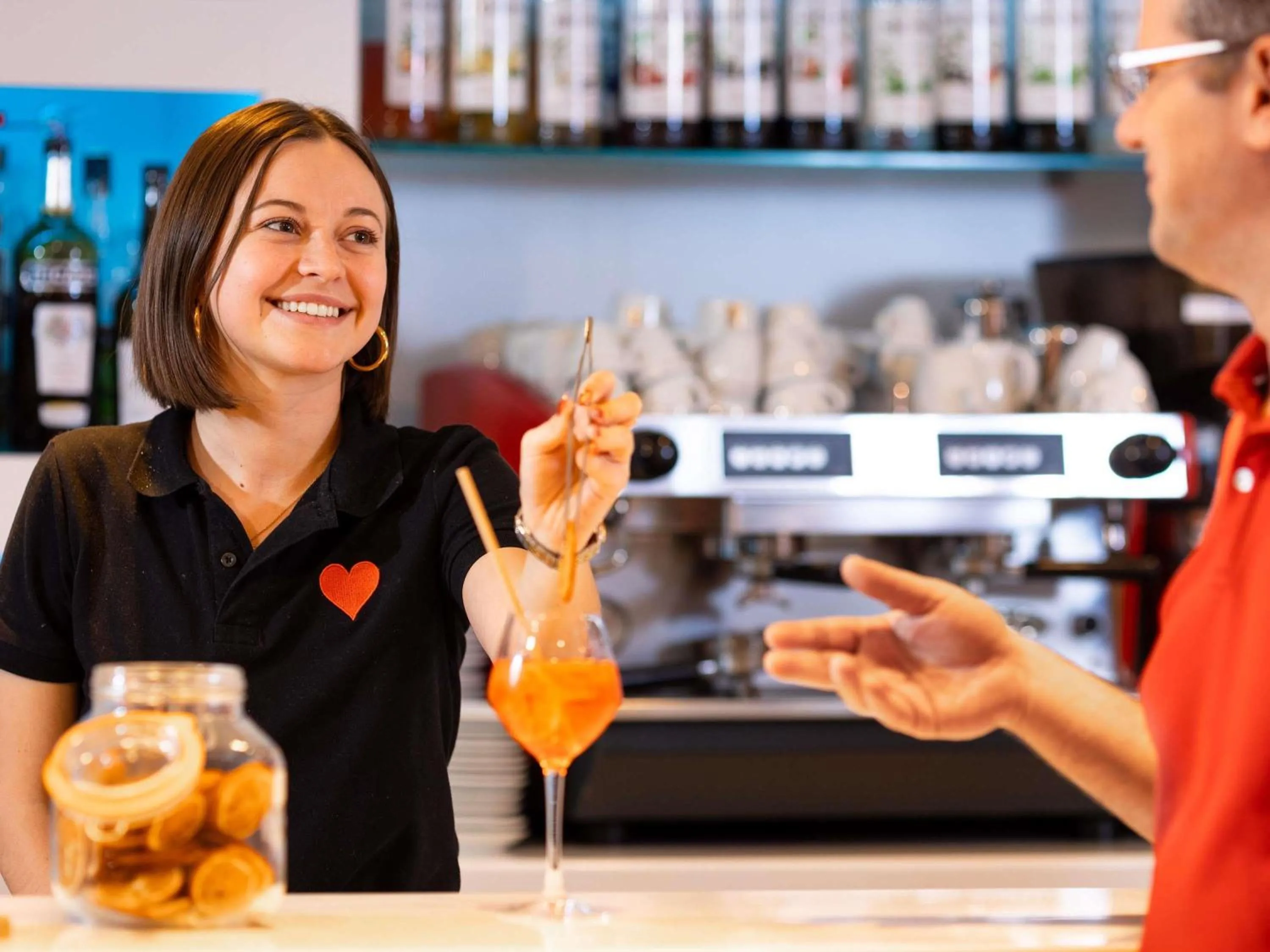 Lounge or bar in ibis Lyon Est Chaponnay