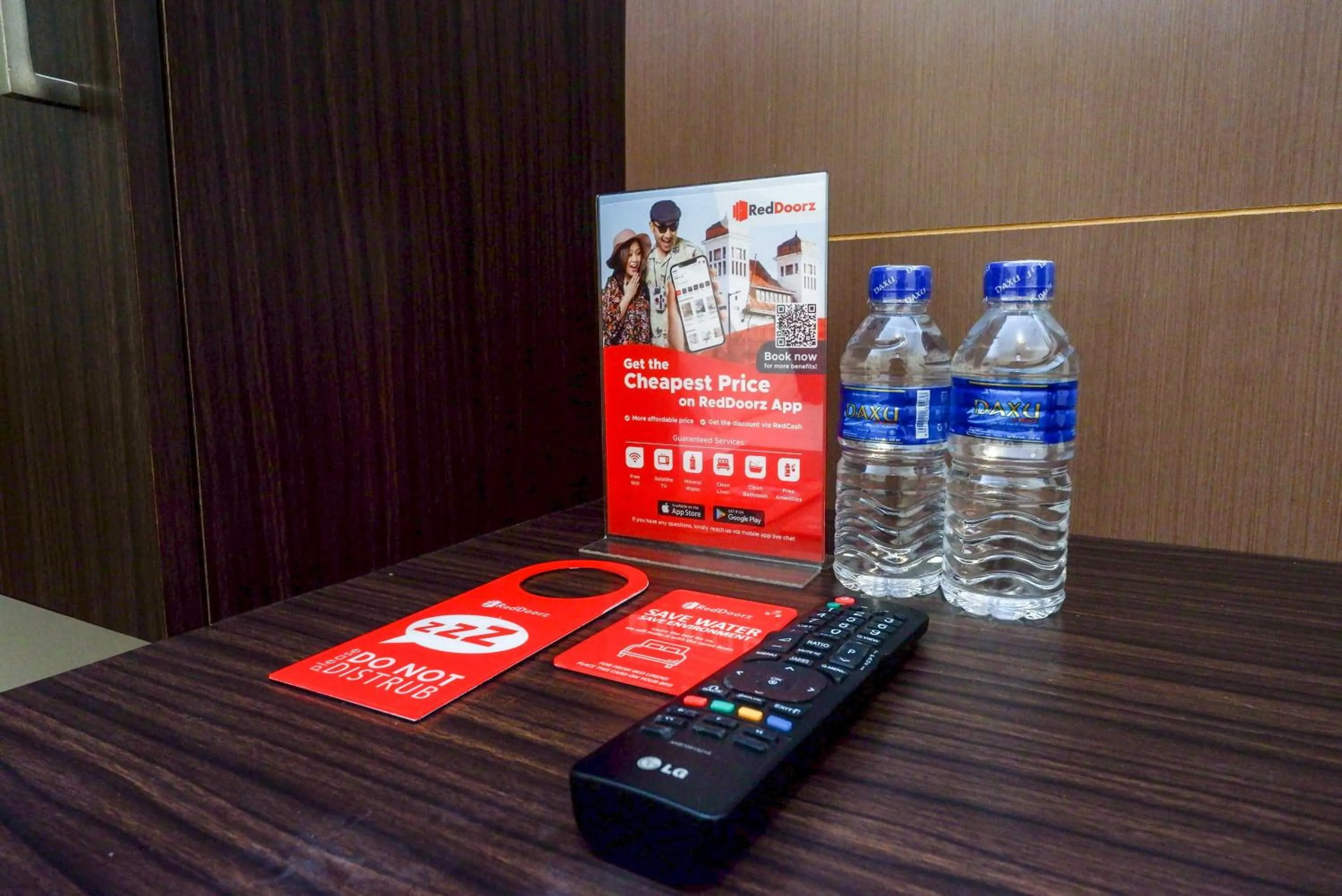 RedDoorz Syariah At Namira Hotel