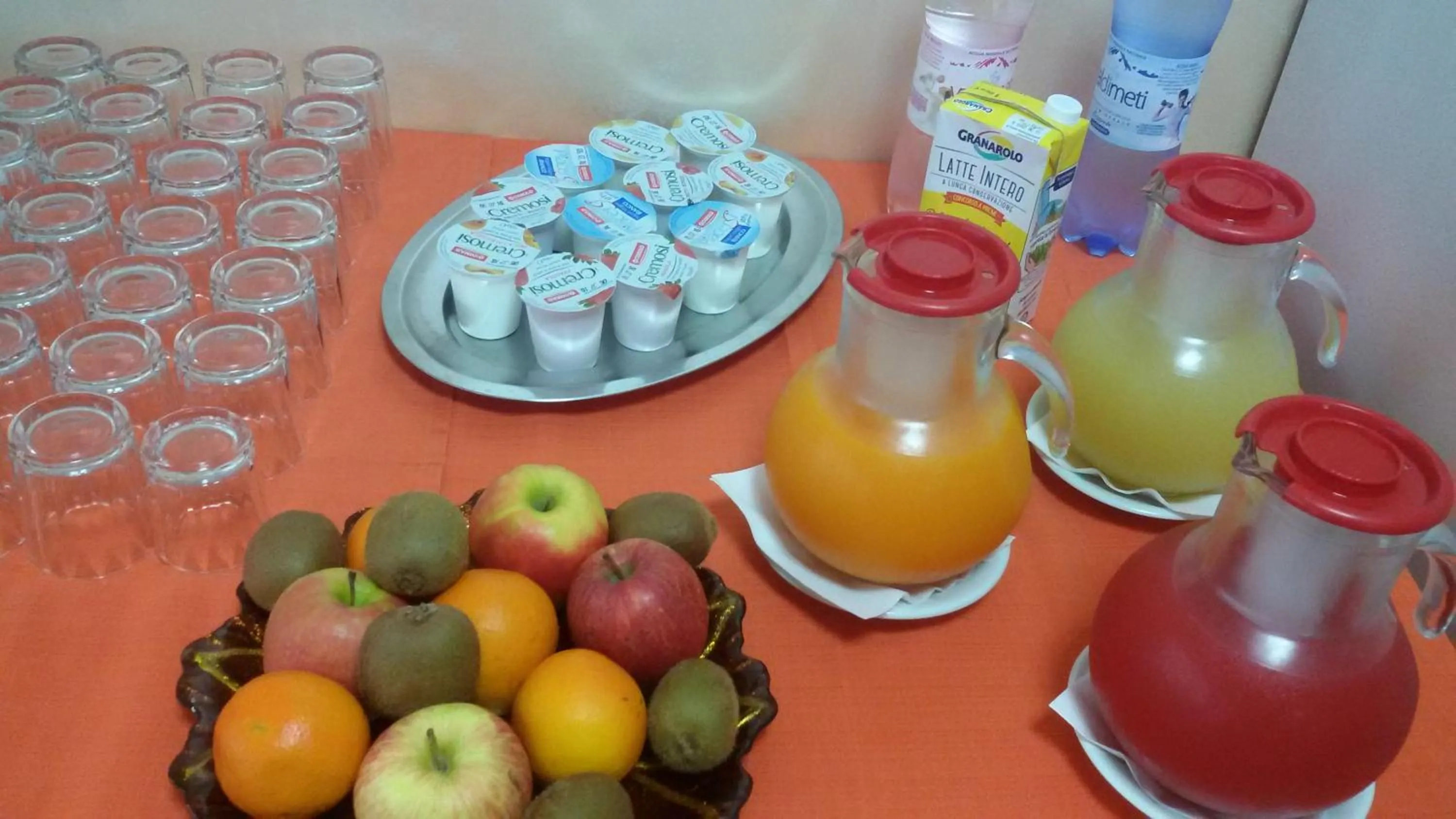 Food and drinks in Hotel Pigalle