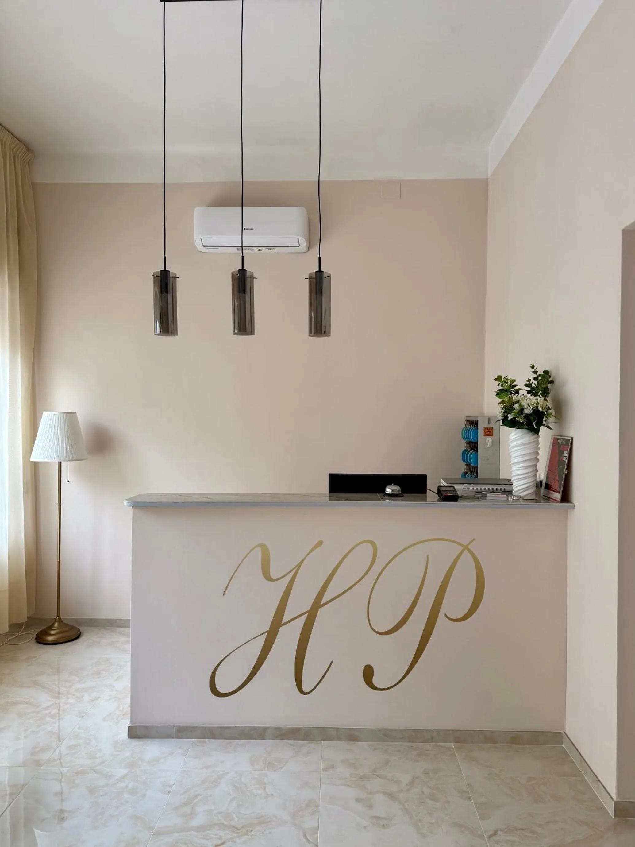 Lobby or reception in Hotel Pigalle