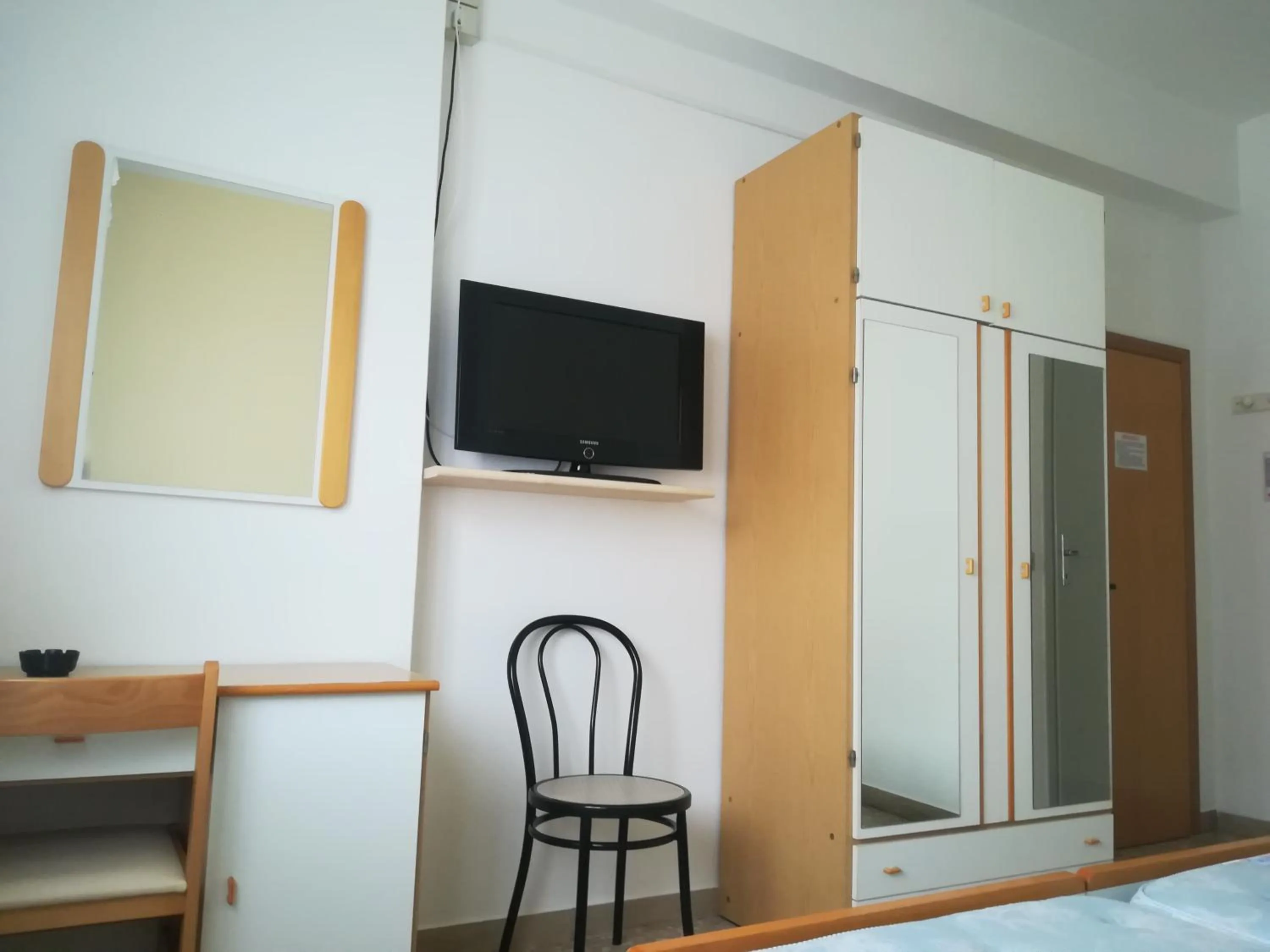 Bed in Hotel Pigalle