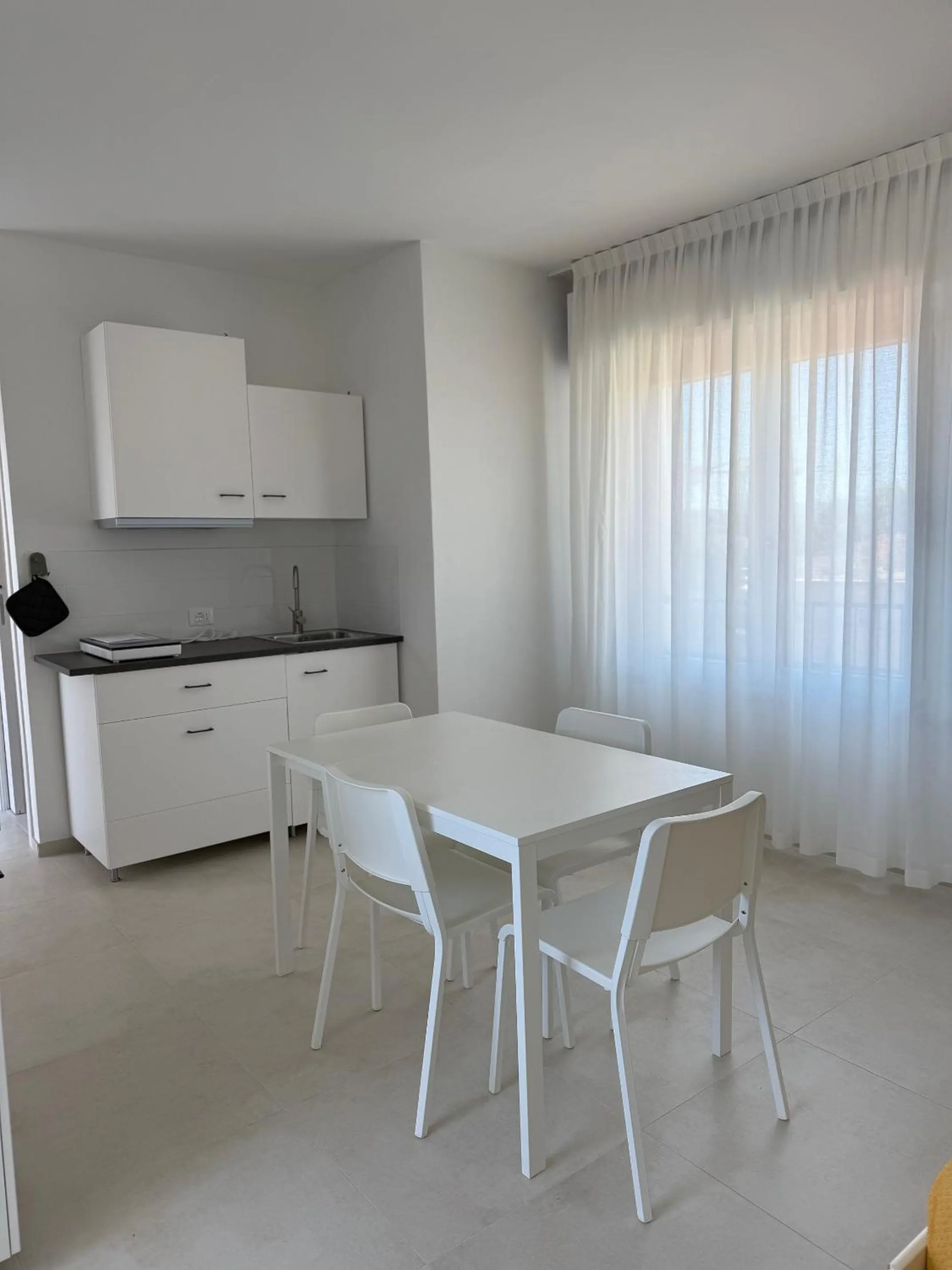 Kitchen or kitchenette in Hotel Pigalle