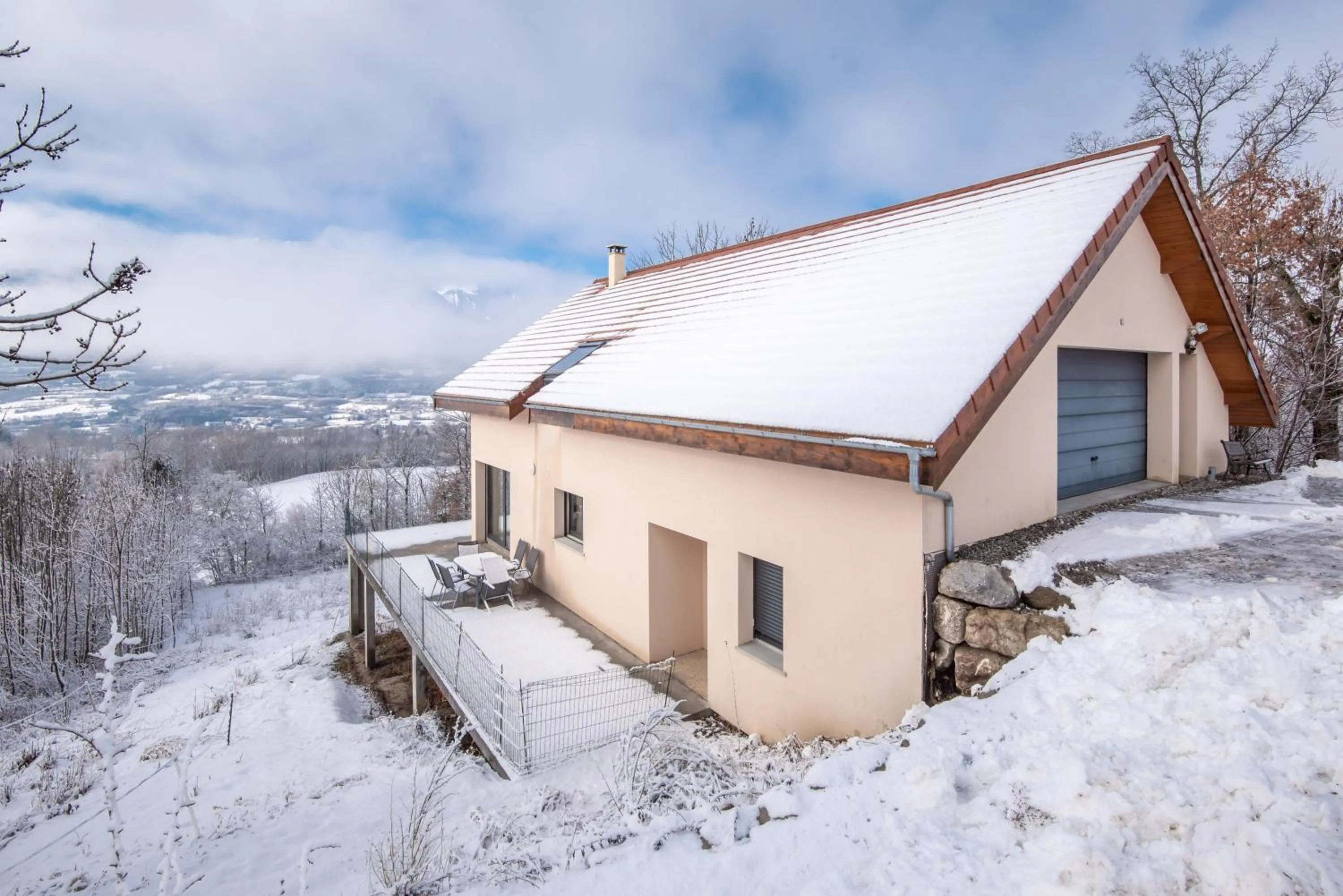 One-Bedroom Deluxe Apartment in "La Combe Fleurie" Appartements & Chambres