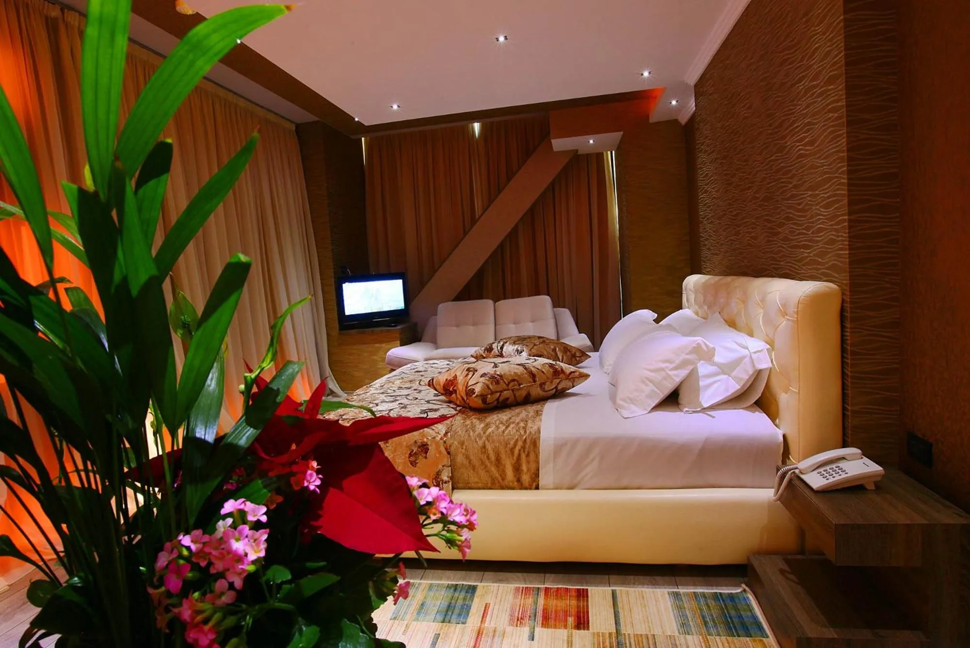 Bedroom, Bed in Hotel Partner & SPA