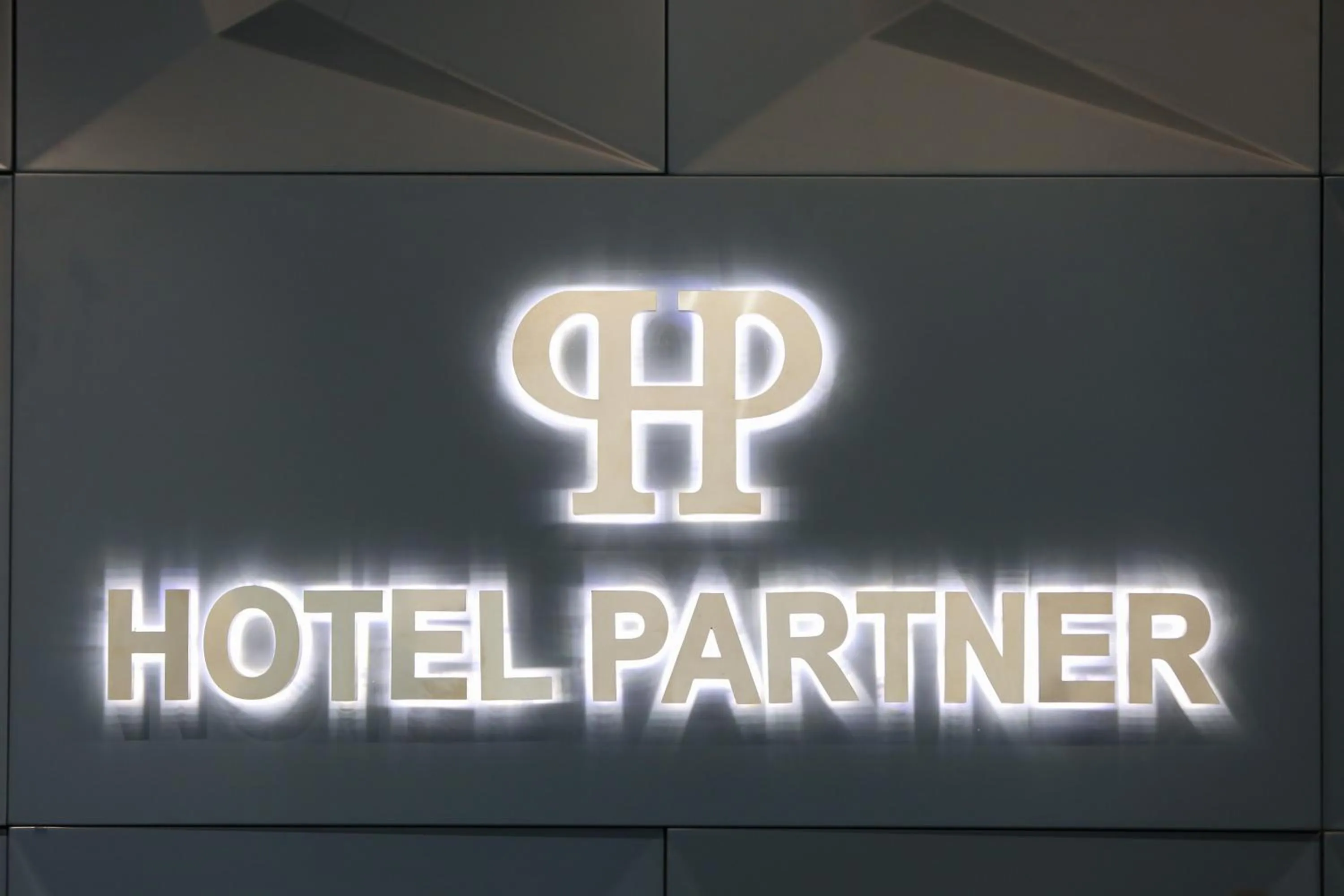 Logo/Certificate/Sign in Hotel Partner & SPA