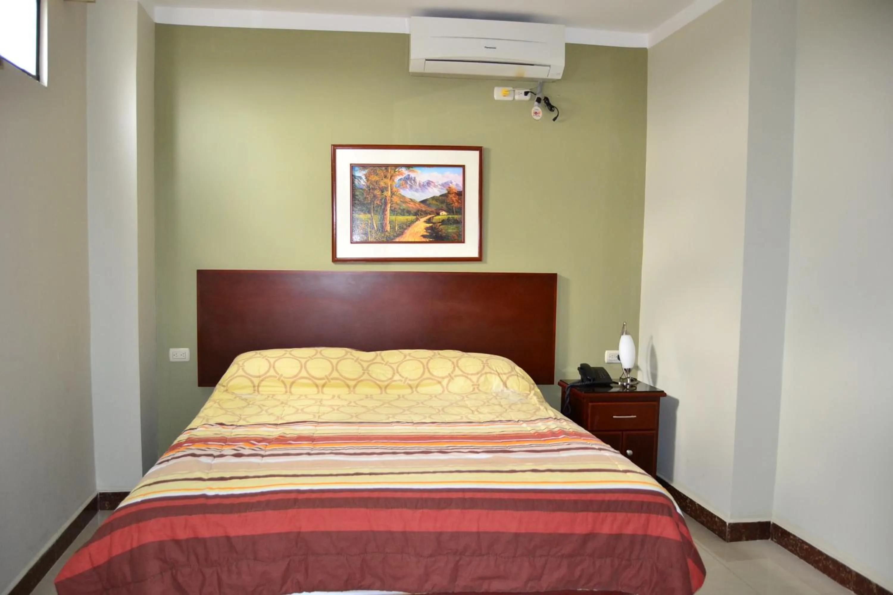 Property building, Bed in Sol Del Sur Hotel