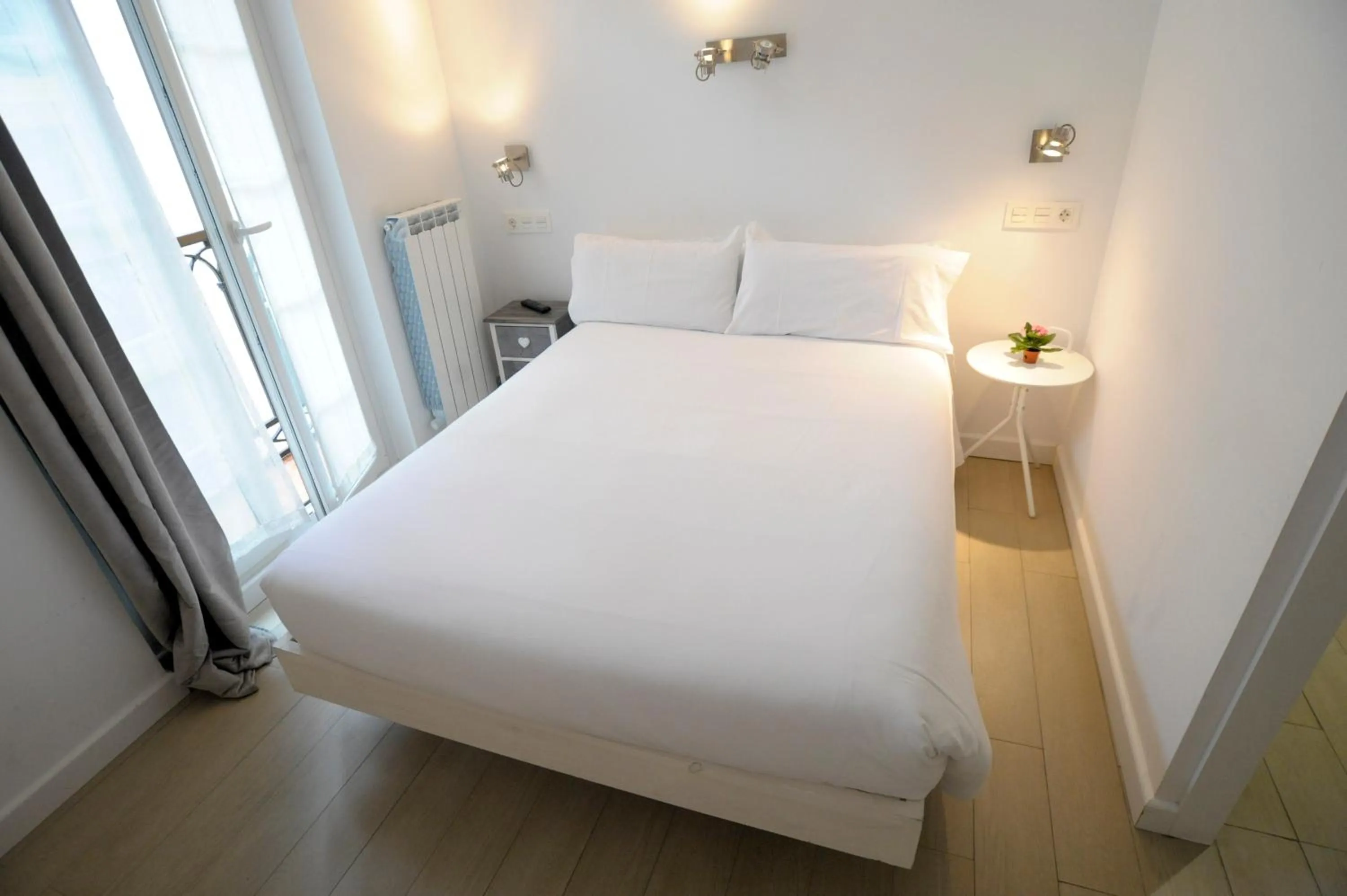 Day, Bed in Artea Narrika