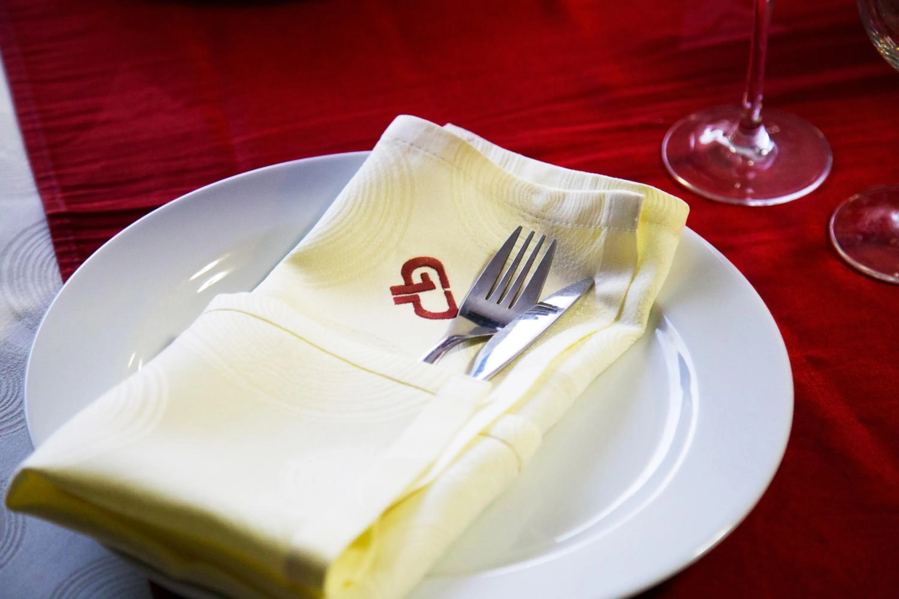 Restaurant/places to eat in GP Hotel